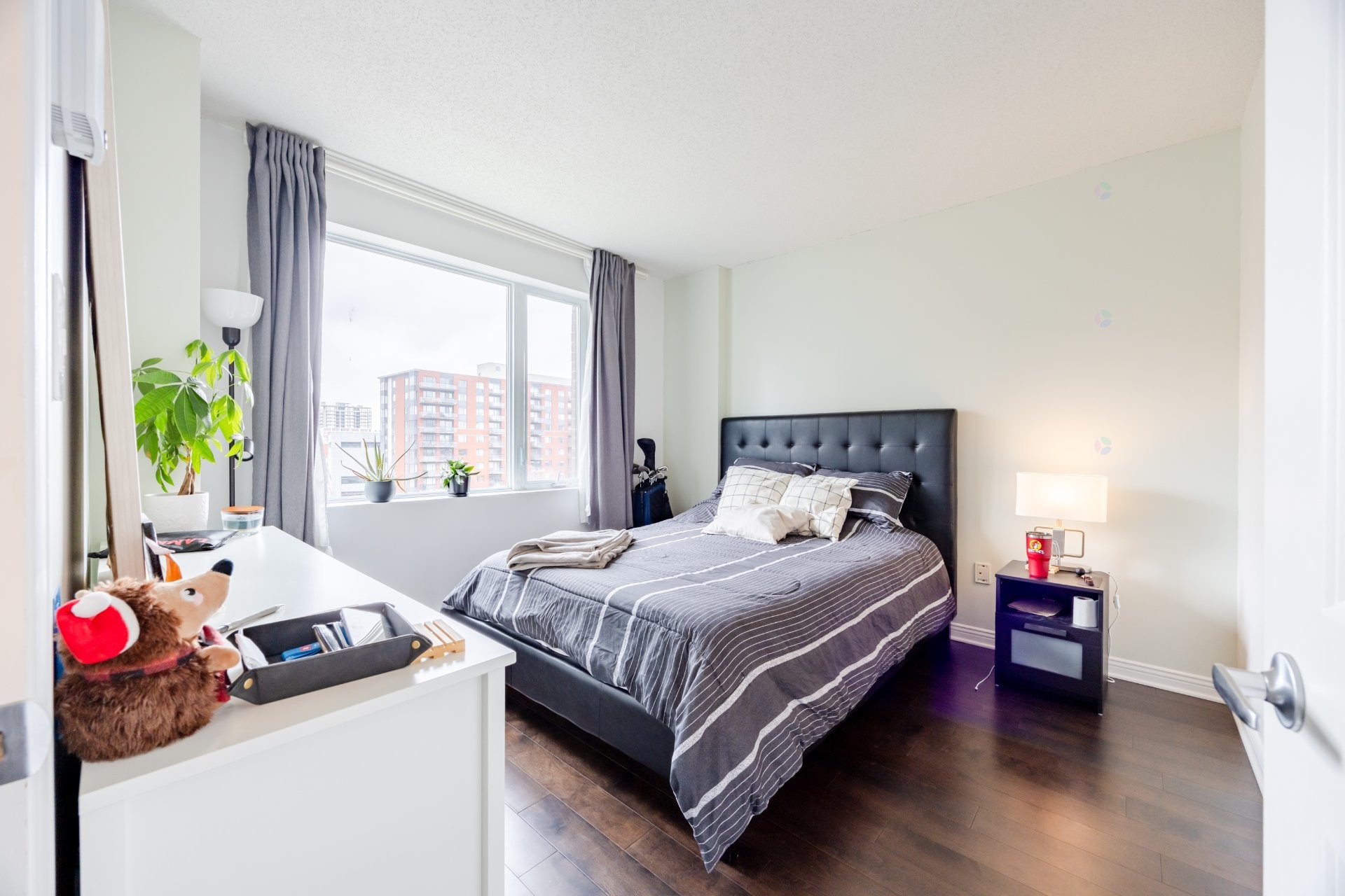 









651


Rue de la Montagne

, 807,
Montréal (Ville-Marie),




QC
H3C0G2

