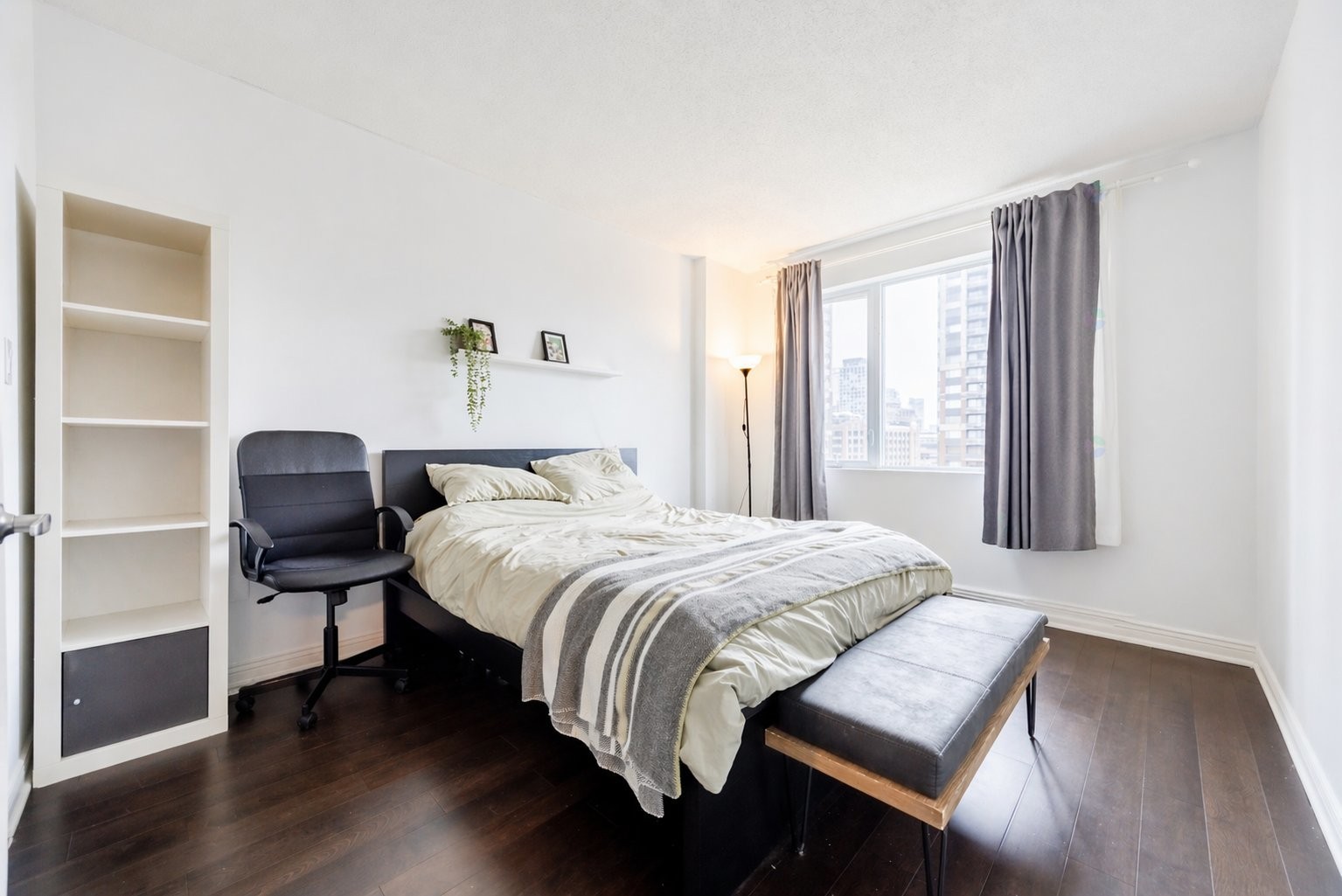 









651


Rue de la Montagne

, 807,
Montréal (Ville-Marie),




QC
H3C0G2

