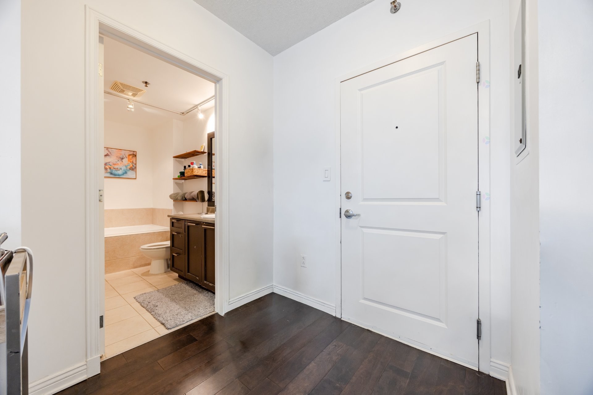 









651


Rue de la Montagne

, 807,
Montréal (Ville-Marie),




QC
H3C0G2

