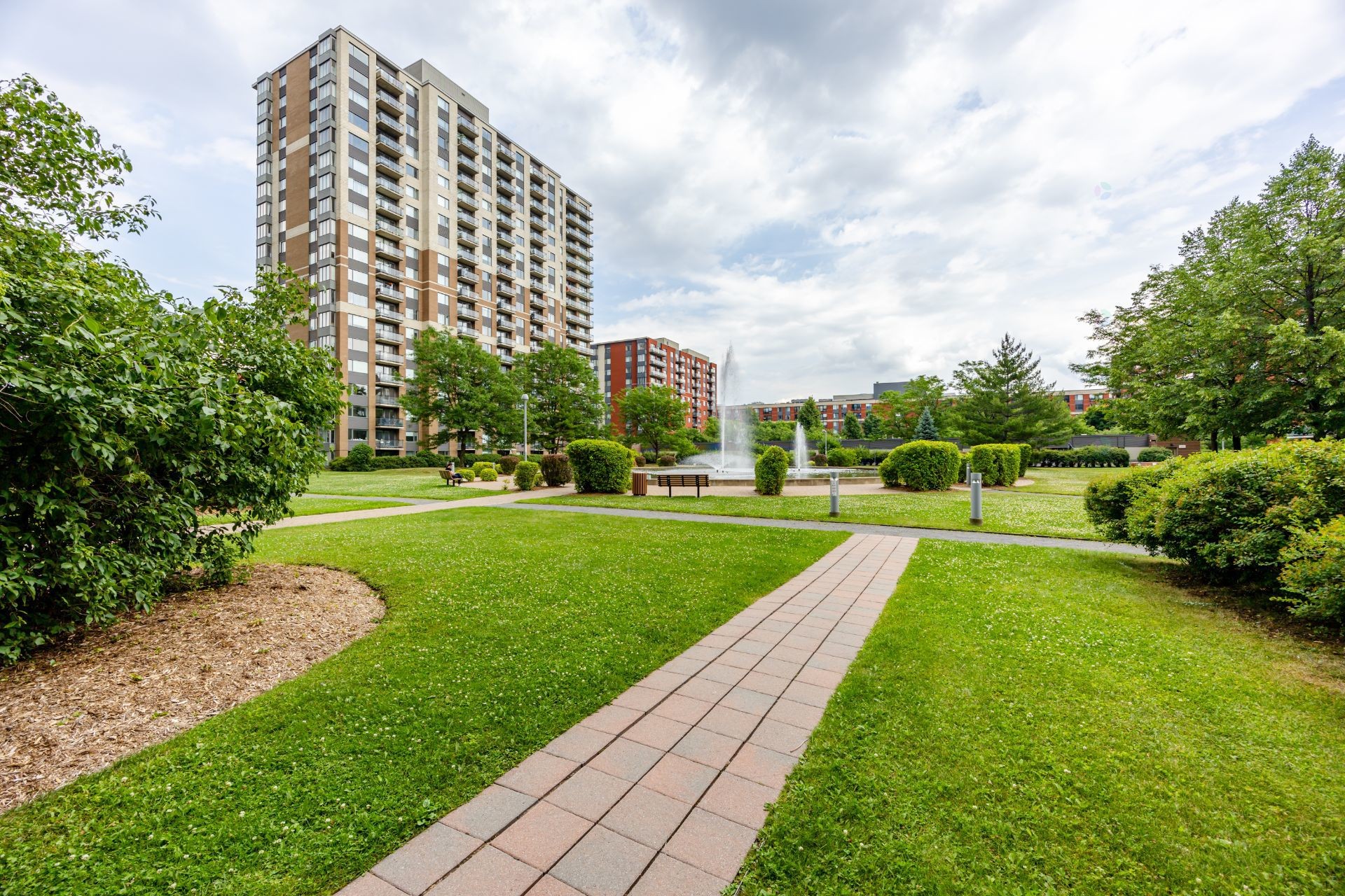 









651


Rue de la Montagne

, 807,
Montréal (Ville-Marie),




QC
H3C0G2

