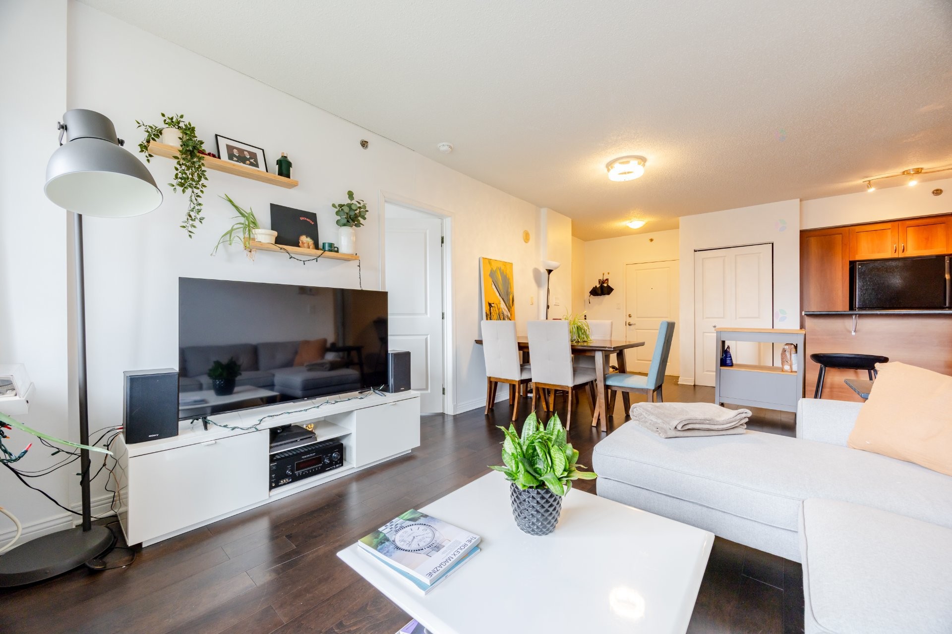 









651


Rue de la Montagne

, 807,
Montréal (Ville-Marie),




QC
H3C0G2


