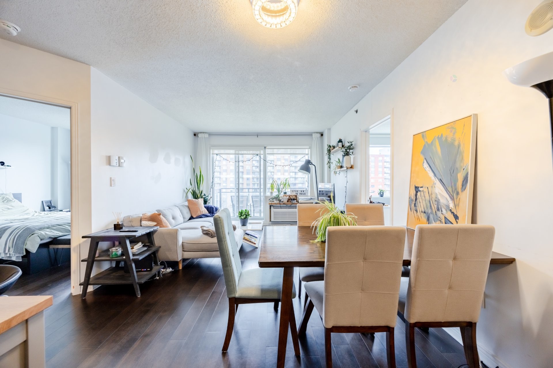 









651


Rue de la Montagne

, 807,
Montréal (Ville-Marie),




QC
H3C0G2

