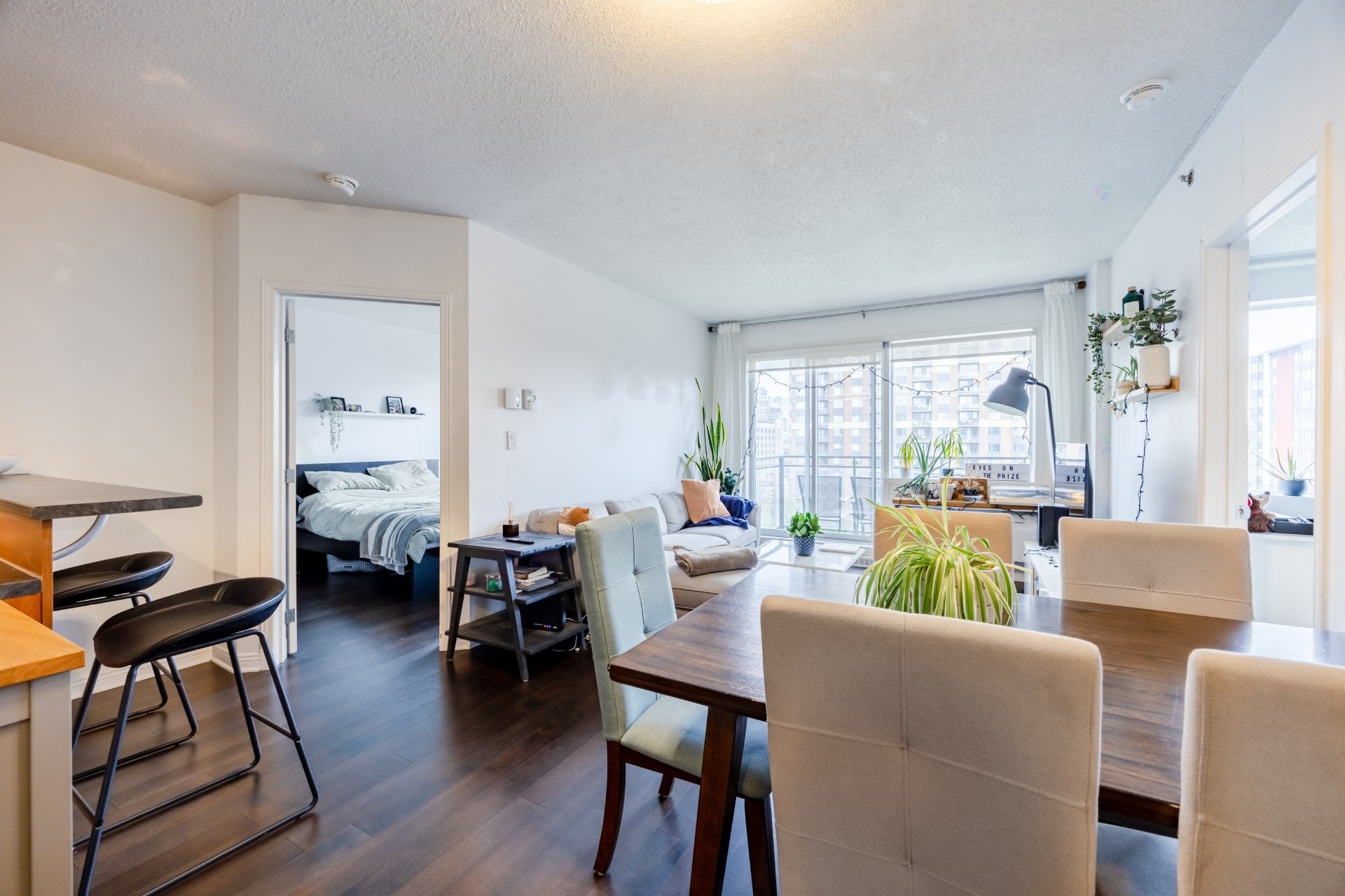 









651


Rue de la Montagne

, 807,
Montréal (Ville-Marie),




QC
H3C0G2

