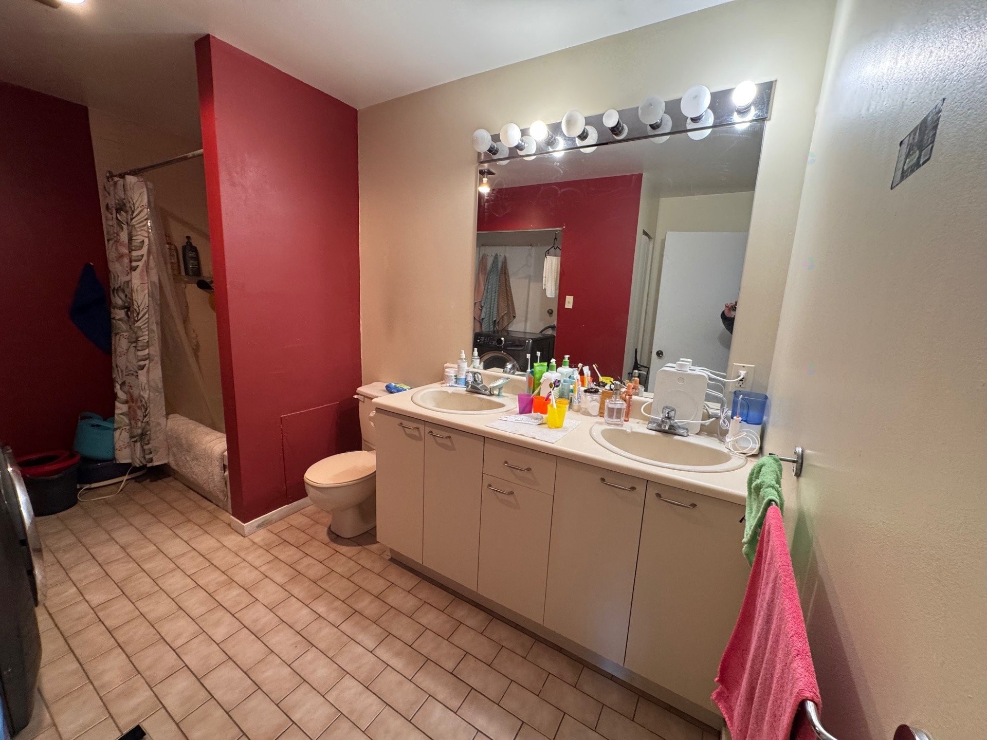 









345


Place Trianon

, 202,
Brossard,




QC
J4W1M9

