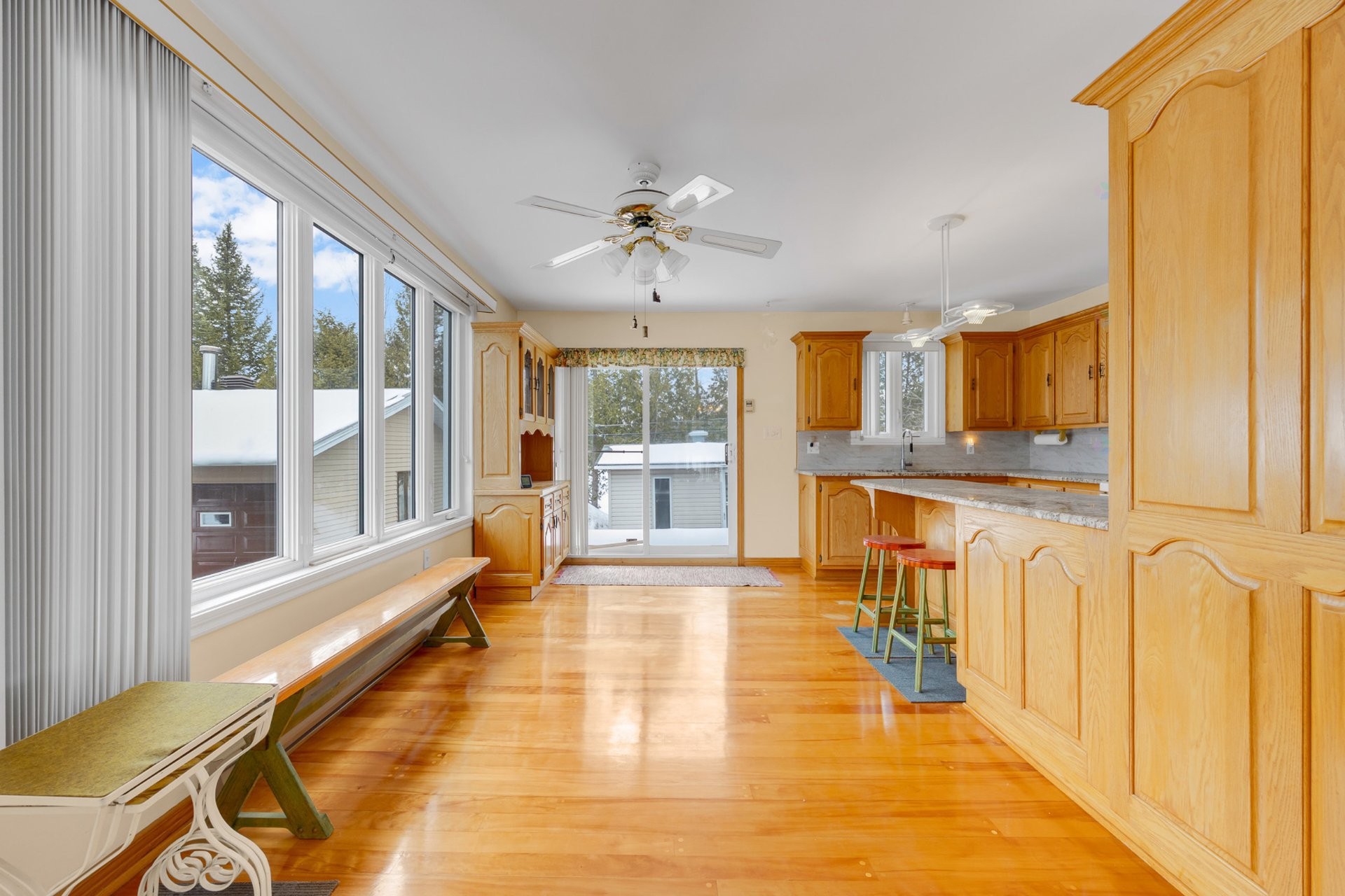 









350


Rue Rudolph

,
Blainville,




QC
J7E4H5

