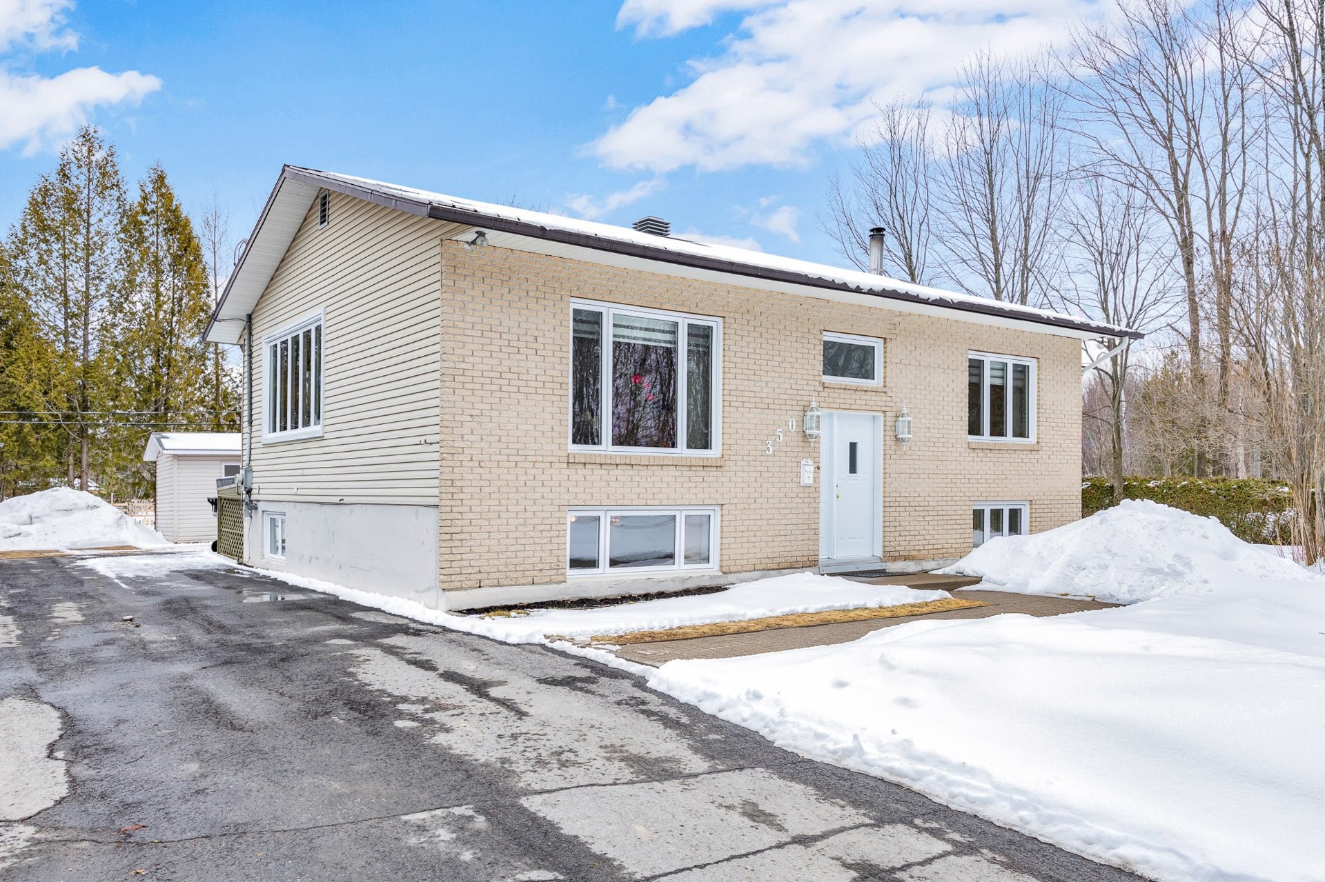









350


Rue Rudolph

,
Blainville,




QC
J7E4H5


