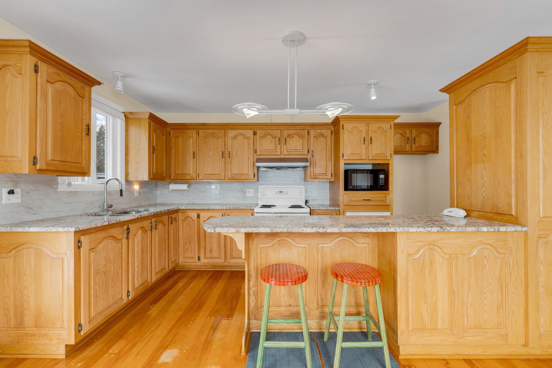 









350


Rue Rudolph

,
Blainville,




QC
J7E4H5

