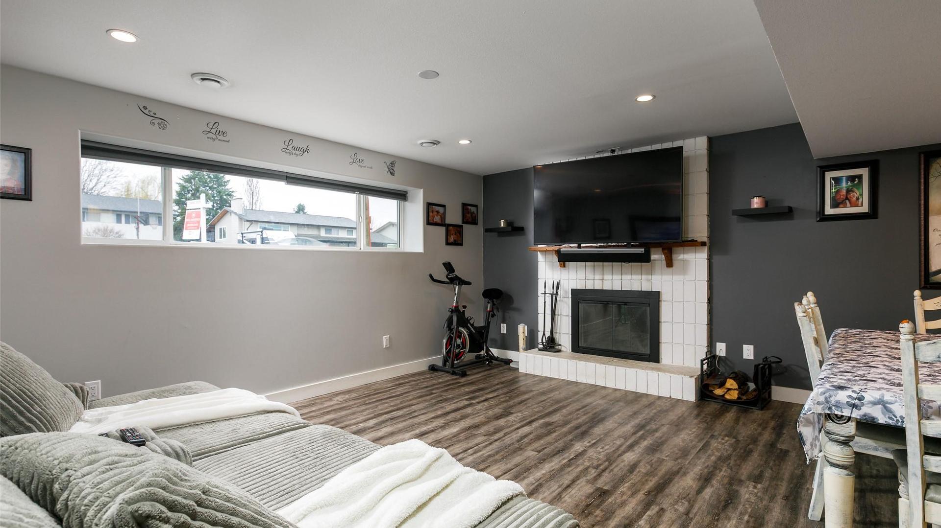 









340


Patterson

Road,
Kelowna,




BC
V1X 2L2

