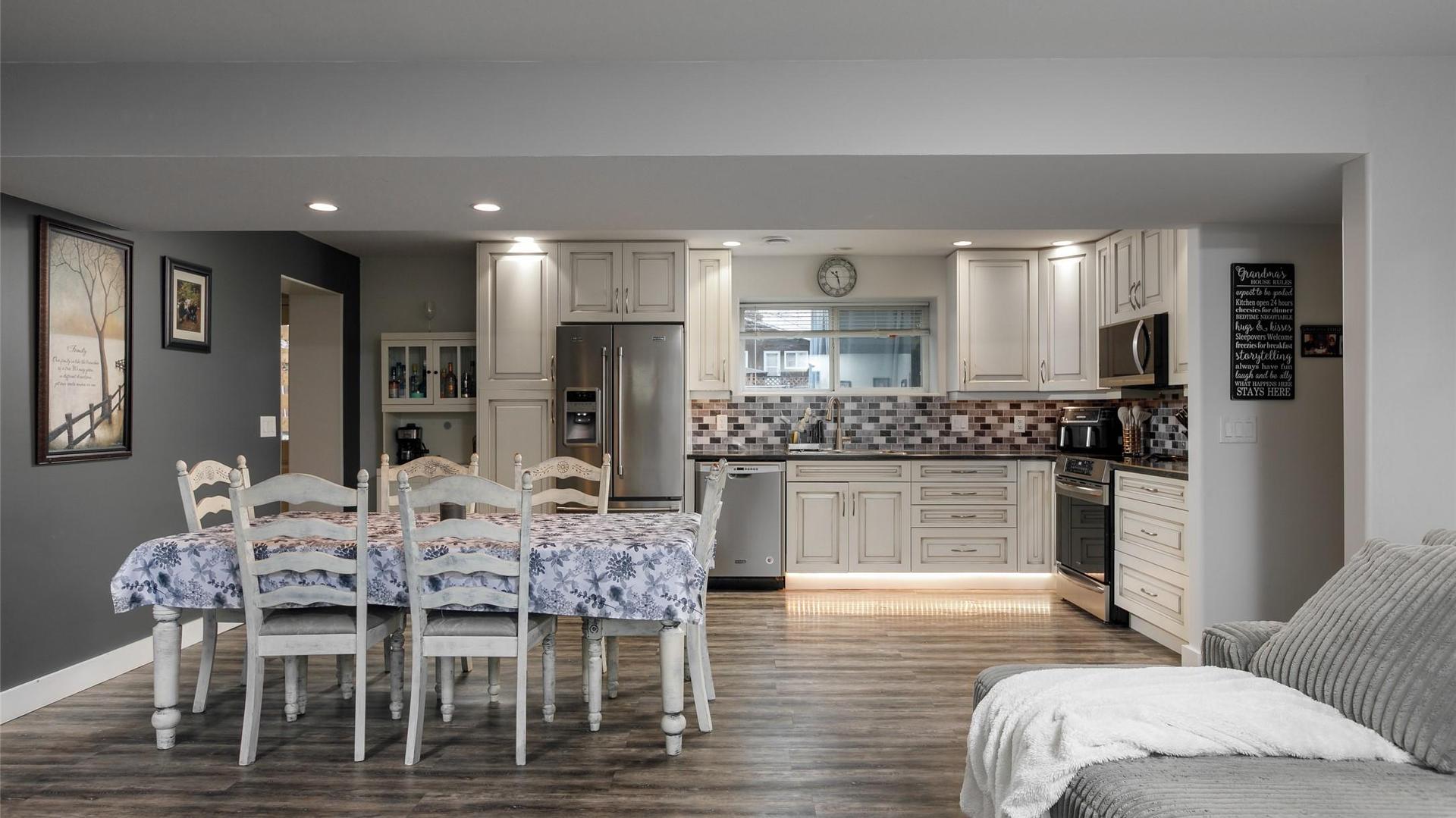 









340


Patterson

Road,
Kelowna,




BC
V1X 2L2

