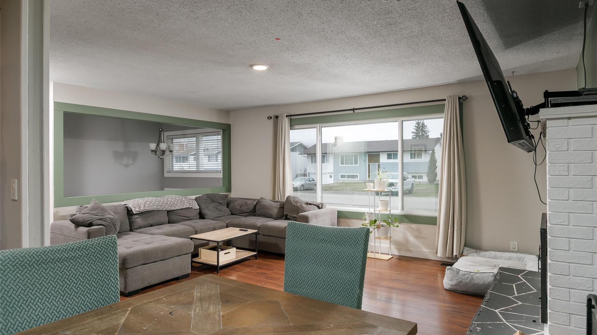 









340


Patterson

Road,
Kelowna,




BC
V1X 2L2

