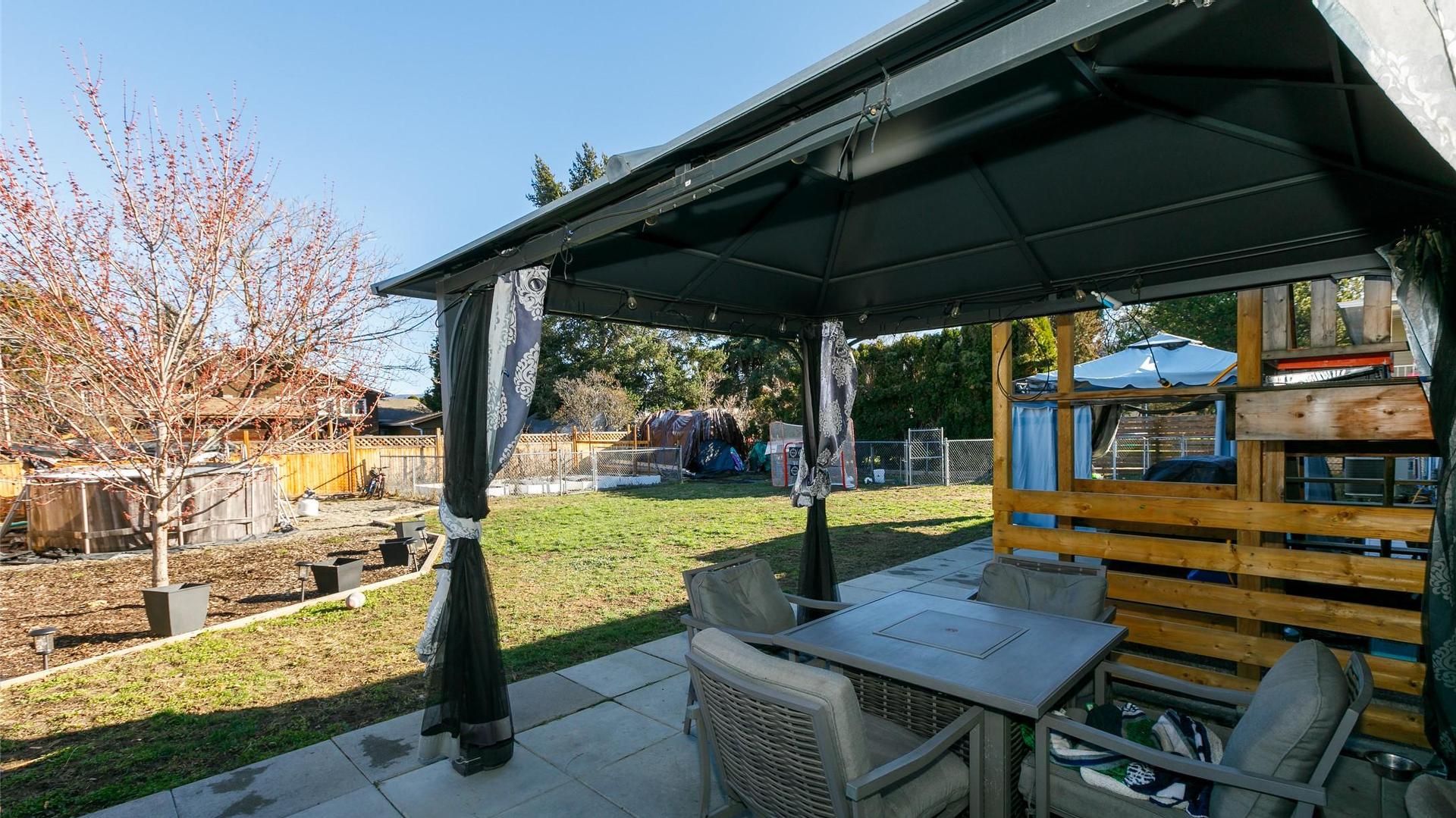 









340


Patterson

Road,
Kelowna,




BC
V1X 2L2

