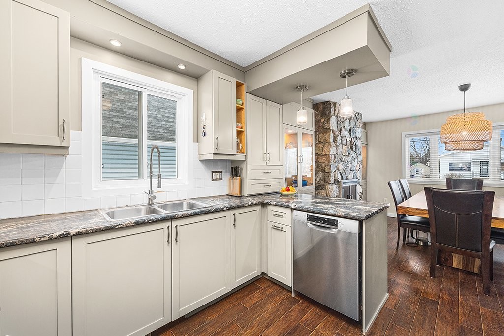 









56


Ch. Vanier

,
Gatineau (Aylmer),




QC
J9H1X6

