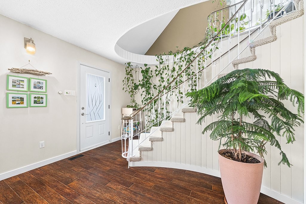 









56


Ch. Vanier

,
Gatineau (Aylmer),




QC
J9H1X6

