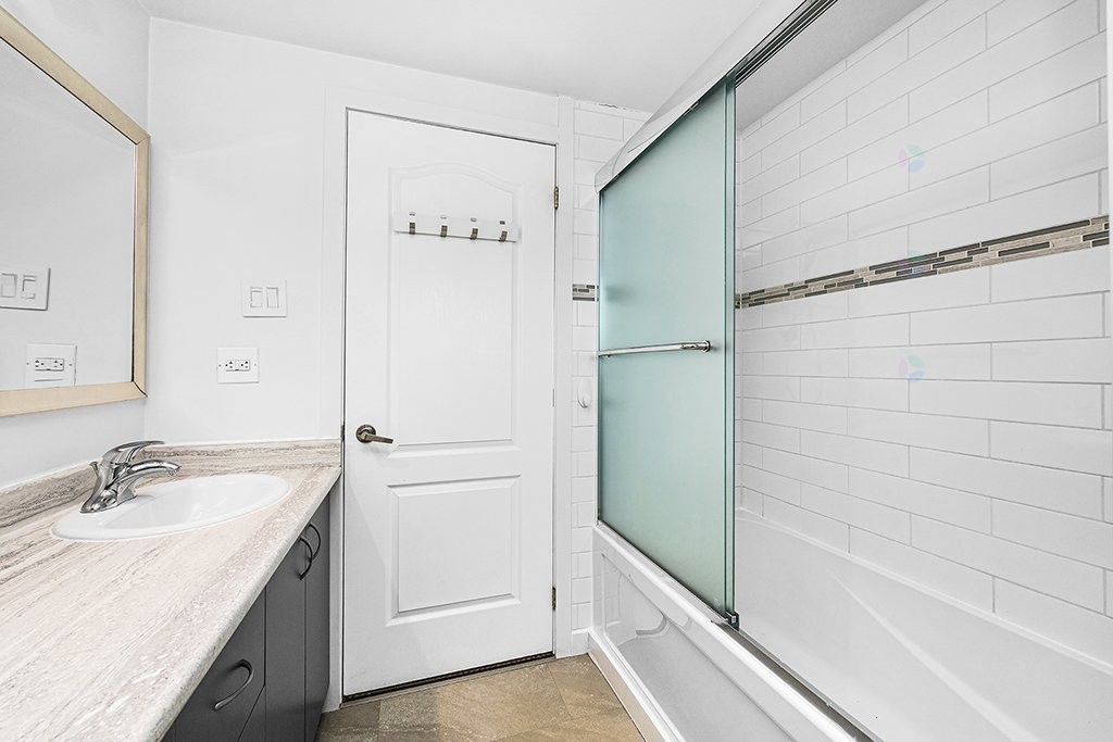 









56


Ch. Vanier

,
Gatineau (Aylmer),




QC
J9H1X6

