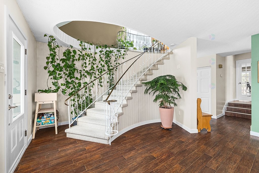 









56


Ch. Vanier

,
Gatineau (Aylmer),




QC
J9H1X6

