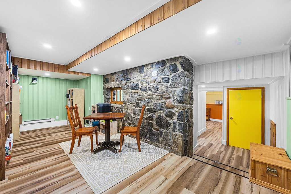 









56


Ch. Vanier

,
Gatineau (Aylmer),




QC
J9H1X6

