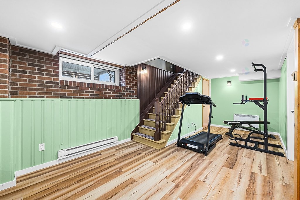 









56


Ch. Vanier

,
Gatineau (Aylmer),




QC
J9H1X6

