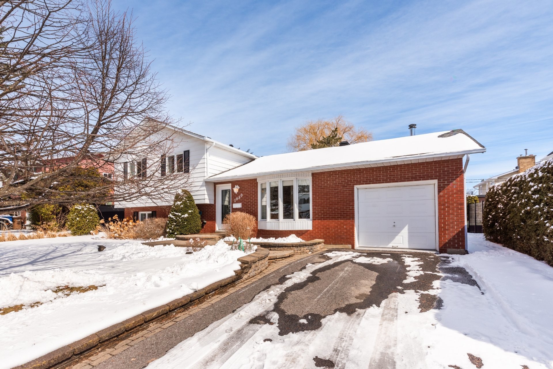 









1950


Rue Colbert

,
Saint-Bruno-de-Montarville,




QC
J3V4X9

