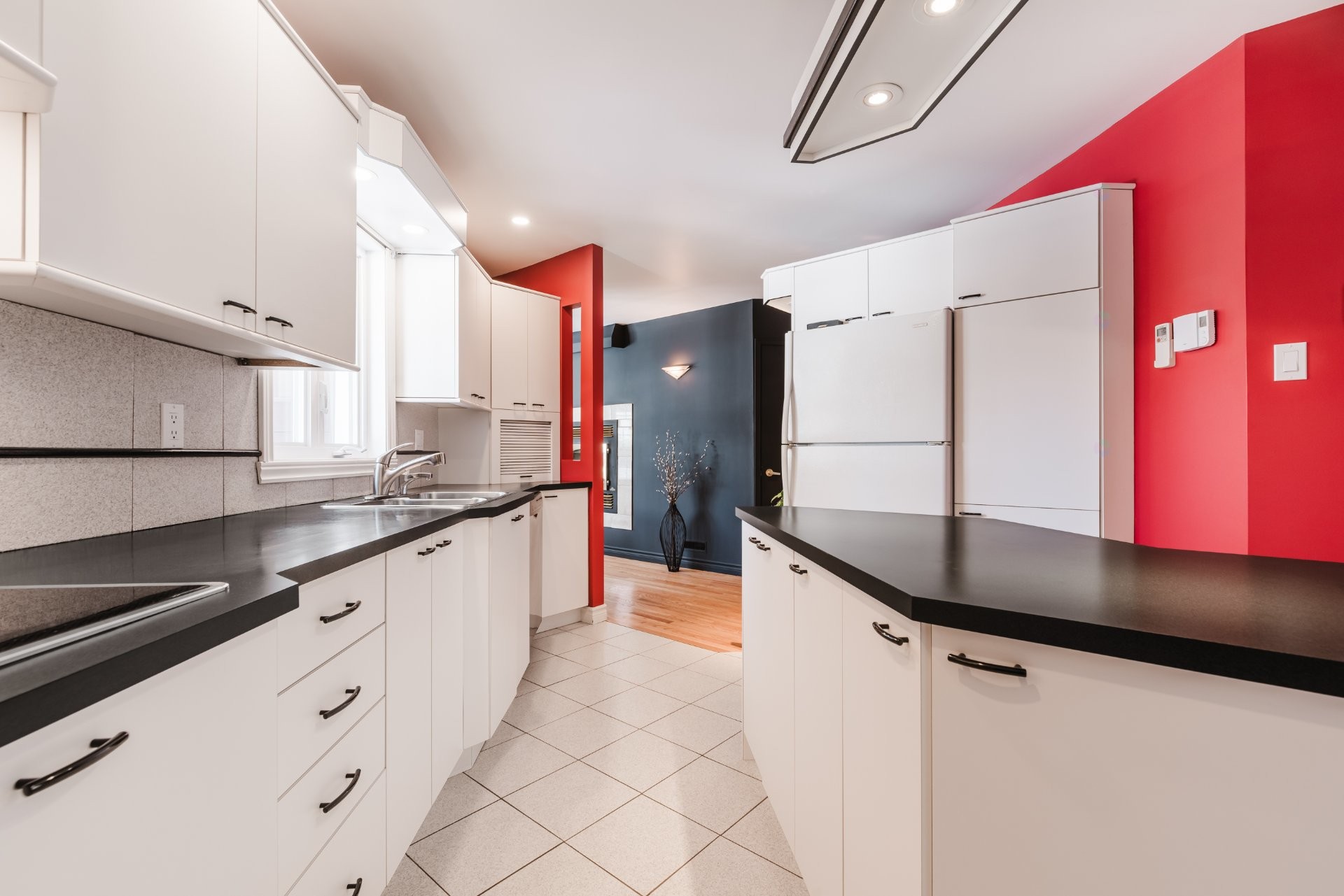 









1950


Rue Colbert

,
Saint-Bruno-de-Montarville,




QC
J3V4X9

