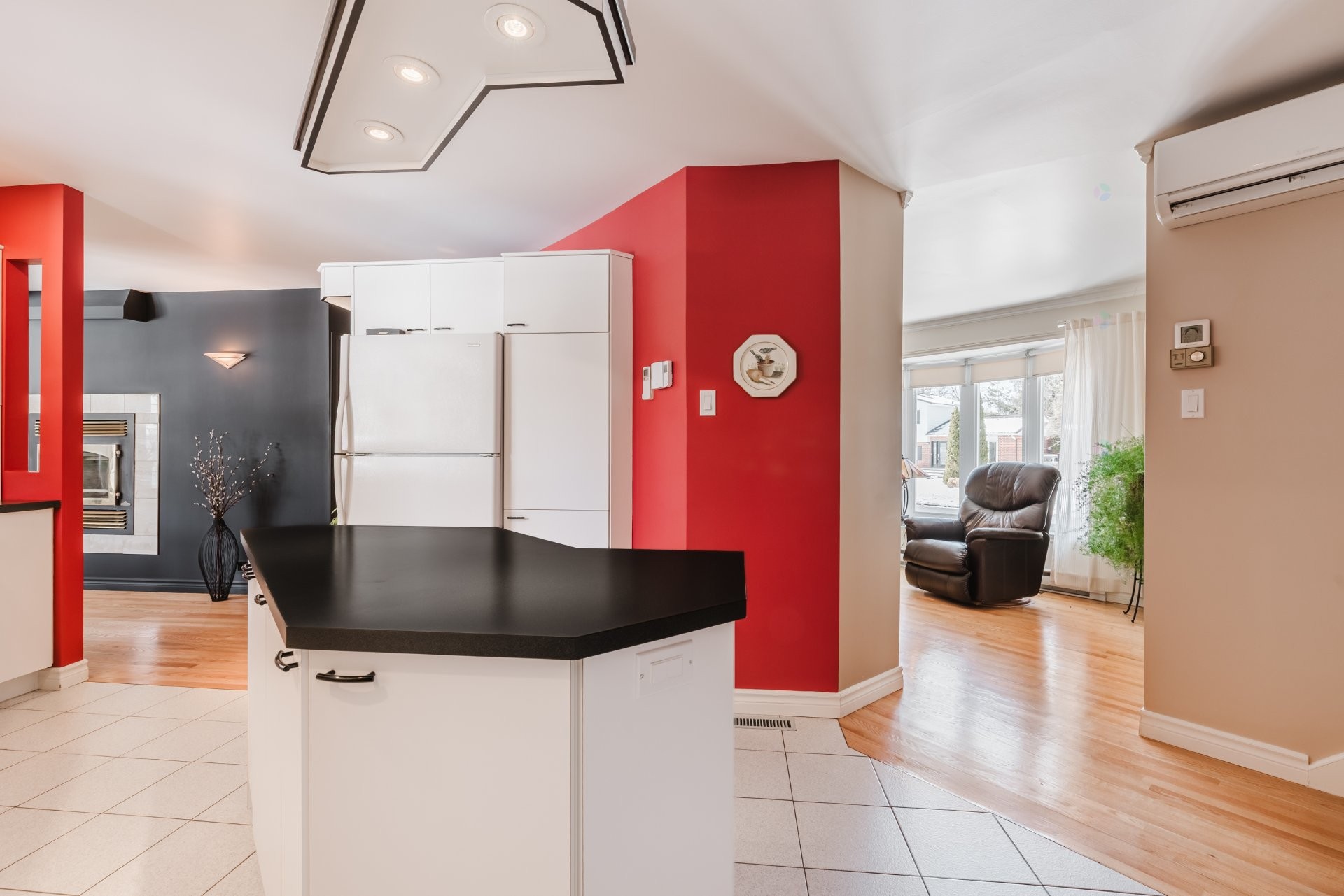 









1950


Rue Colbert

,
Saint-Bruno-de-Montarville,




QC
J3V4X9

