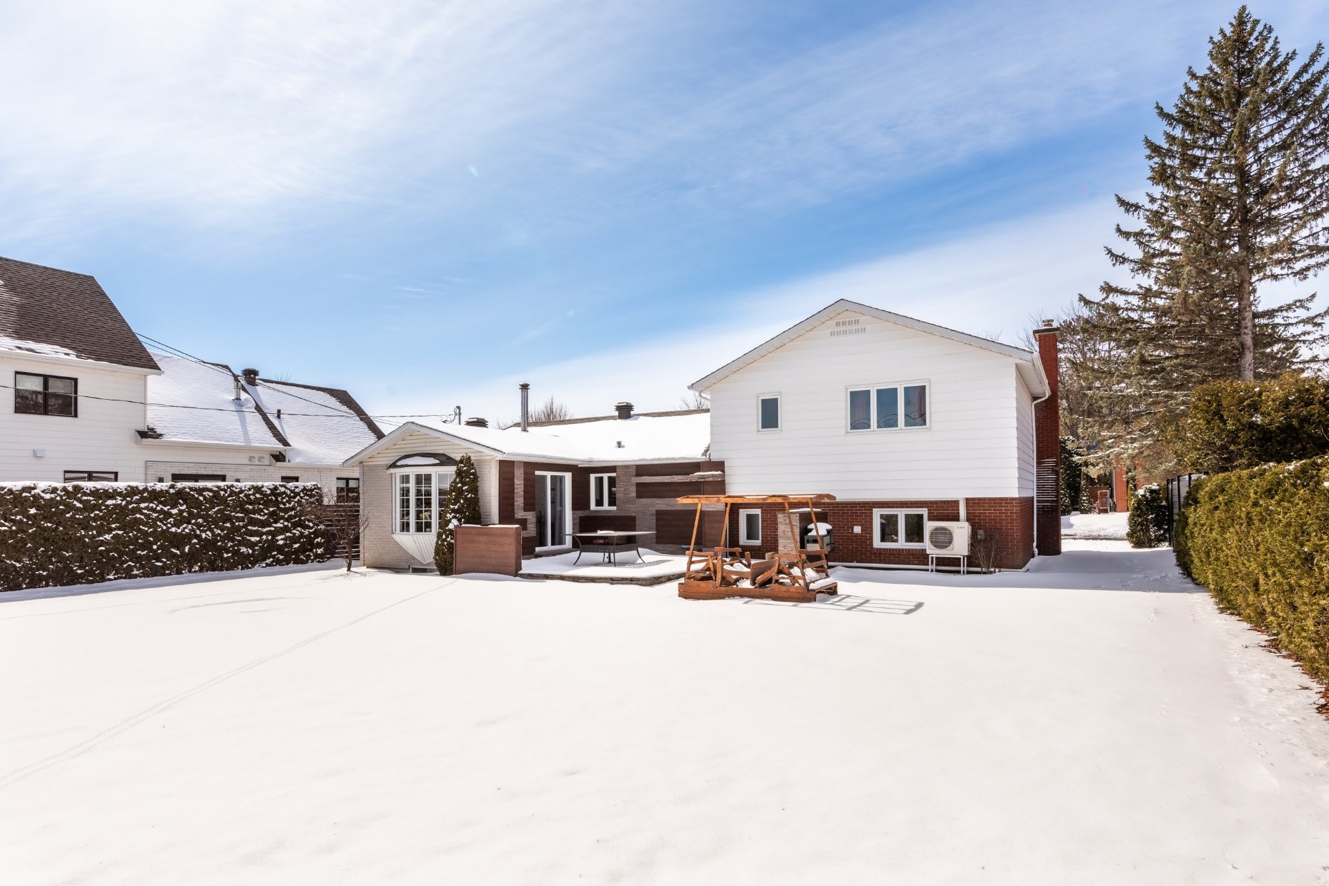 









1950


Rue Colbert

,
Saint-Bruno-de-Montarville,




QC
J3V4X9


