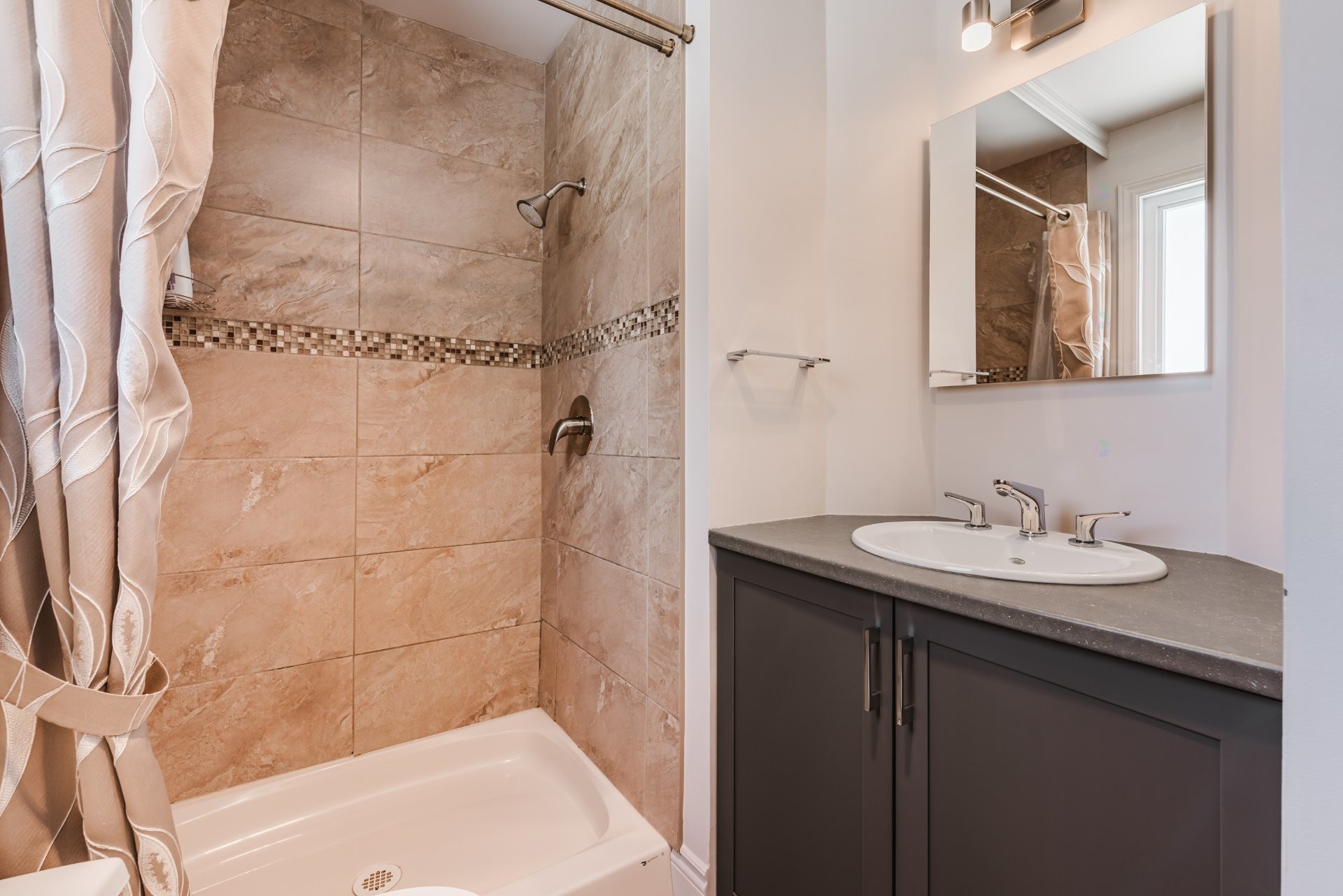 









1950


Rue Colbert

,
Saint-Bruno-de-Montarville,




QC
J3V4X9

