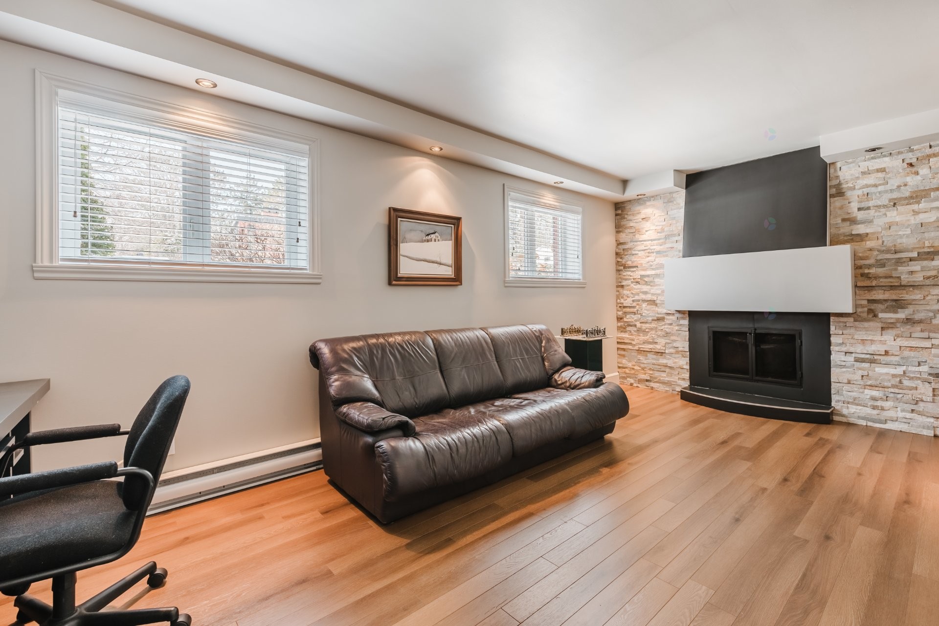 









1950


Rue Colbert

,
Saint-Bruno-de-Montarville,




QC
J3V4X9

