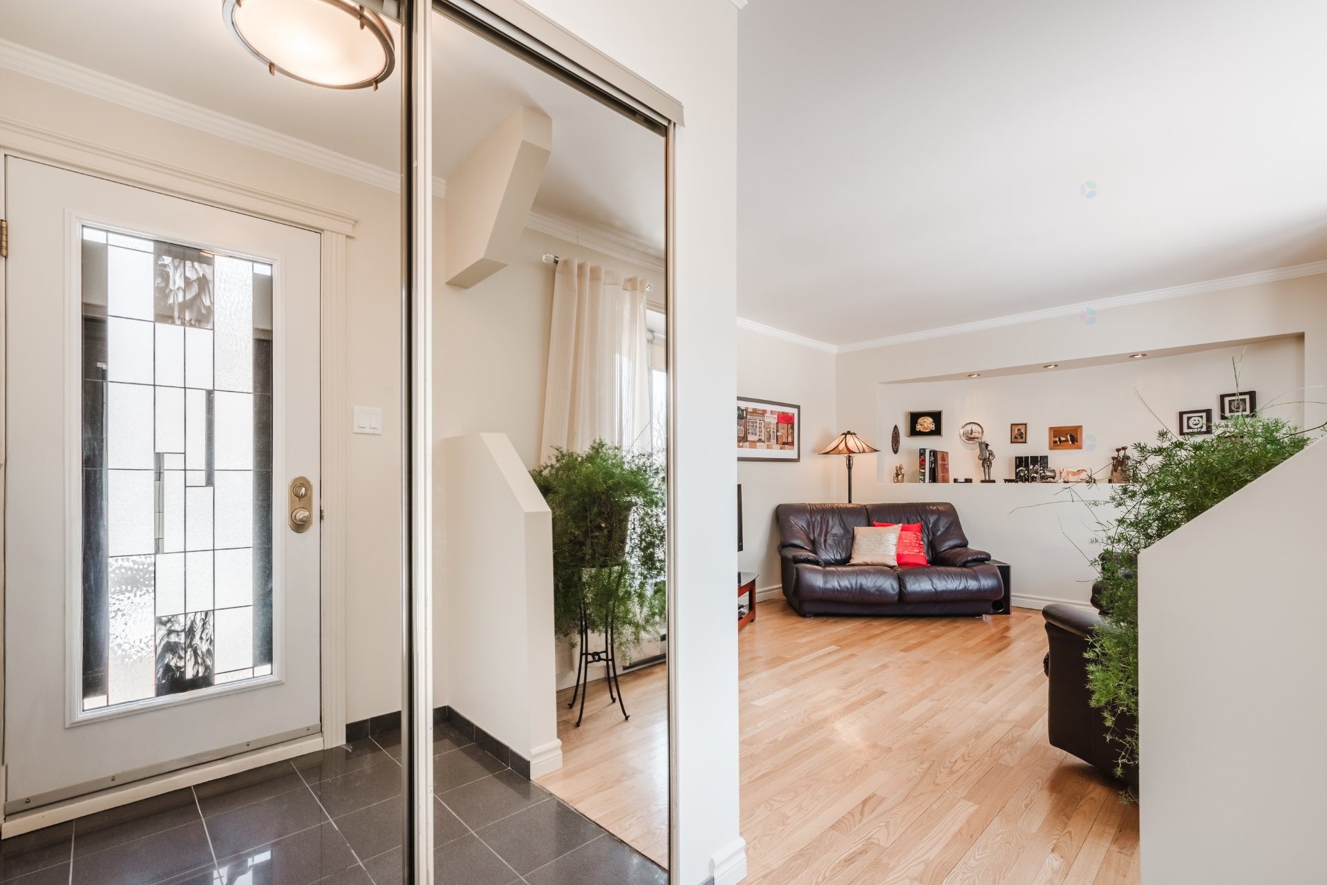 









1950


Rue Colbert

,
Saint-Bruno-de-Montarville,




QC
J3V4X9

