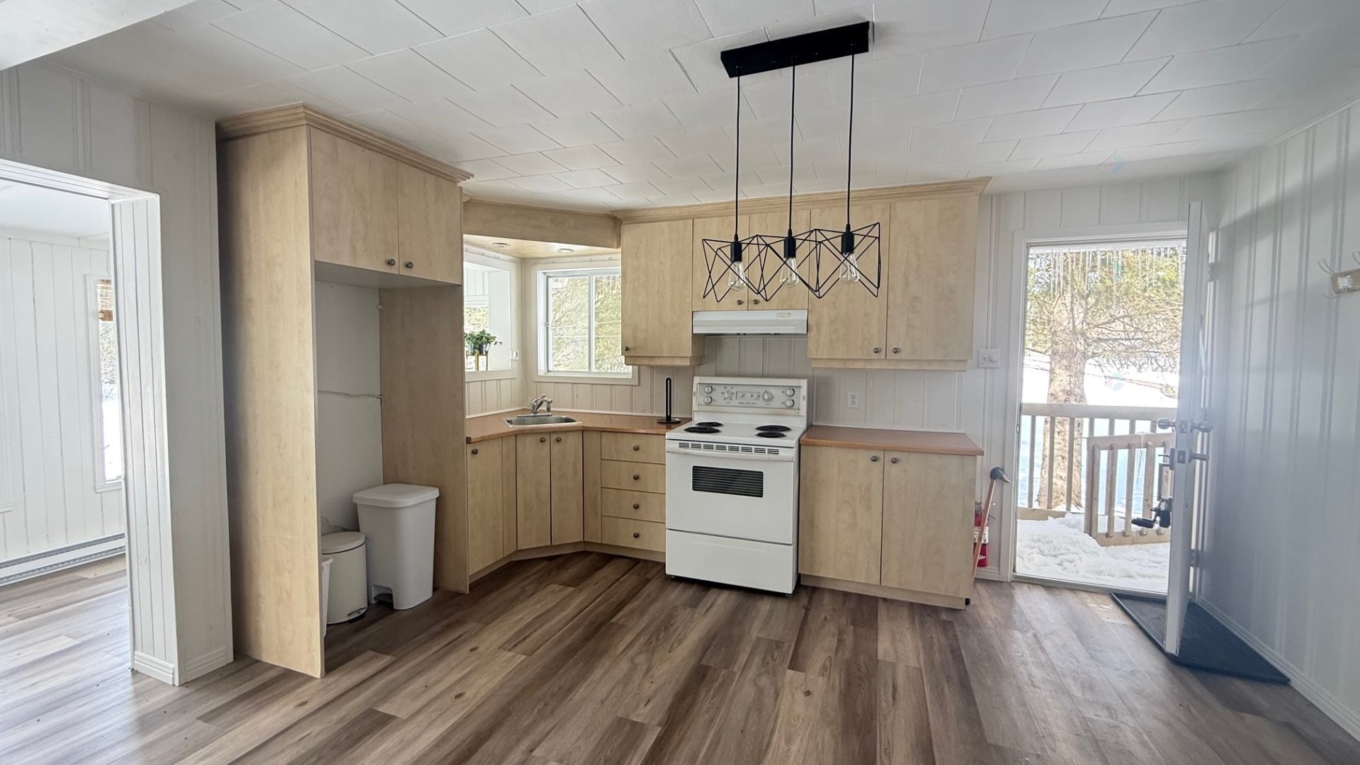 









40


1re rue Bastien

,
Saint-Alphonse-Rodriguez,




QC
J0K1W0

