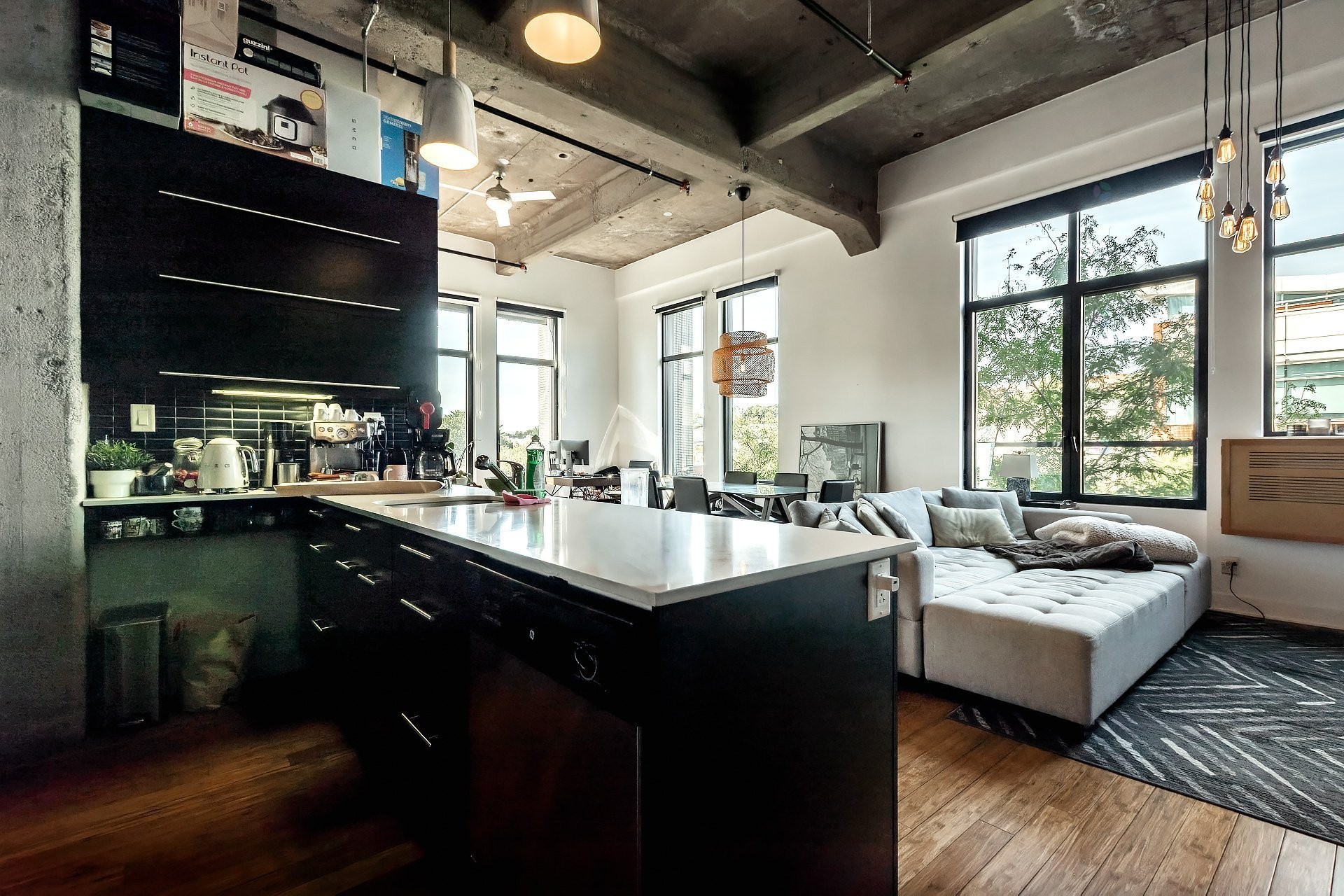 









3700


Rue St-Antoine O.

, 349,
Montréal (Le Sud-Ouest),




QC
H4C0B1

