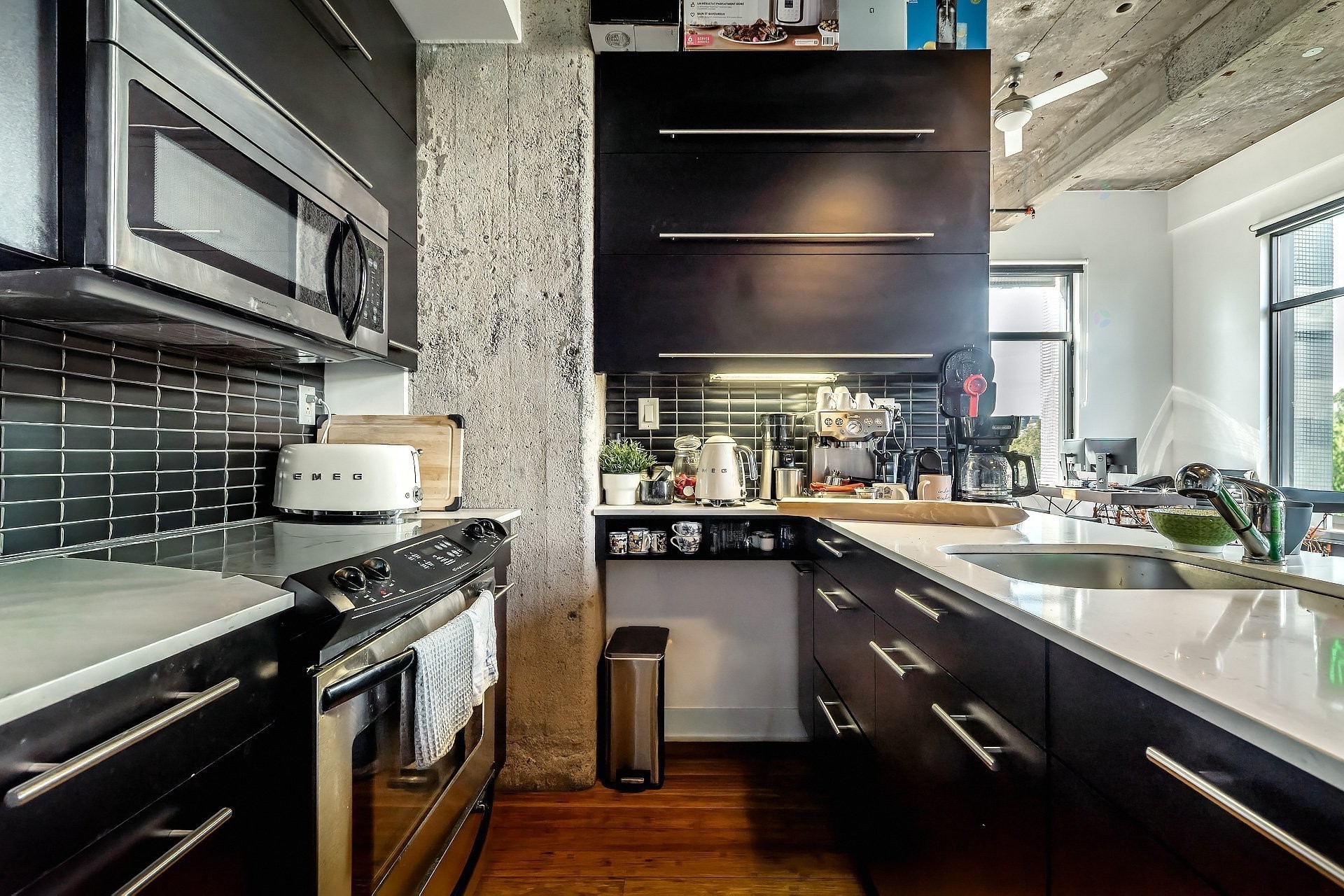 









3700


Rue St-Antoine O.

, 349,
Montréal (Le Sud-Ouest),




QC
H4C0B1

