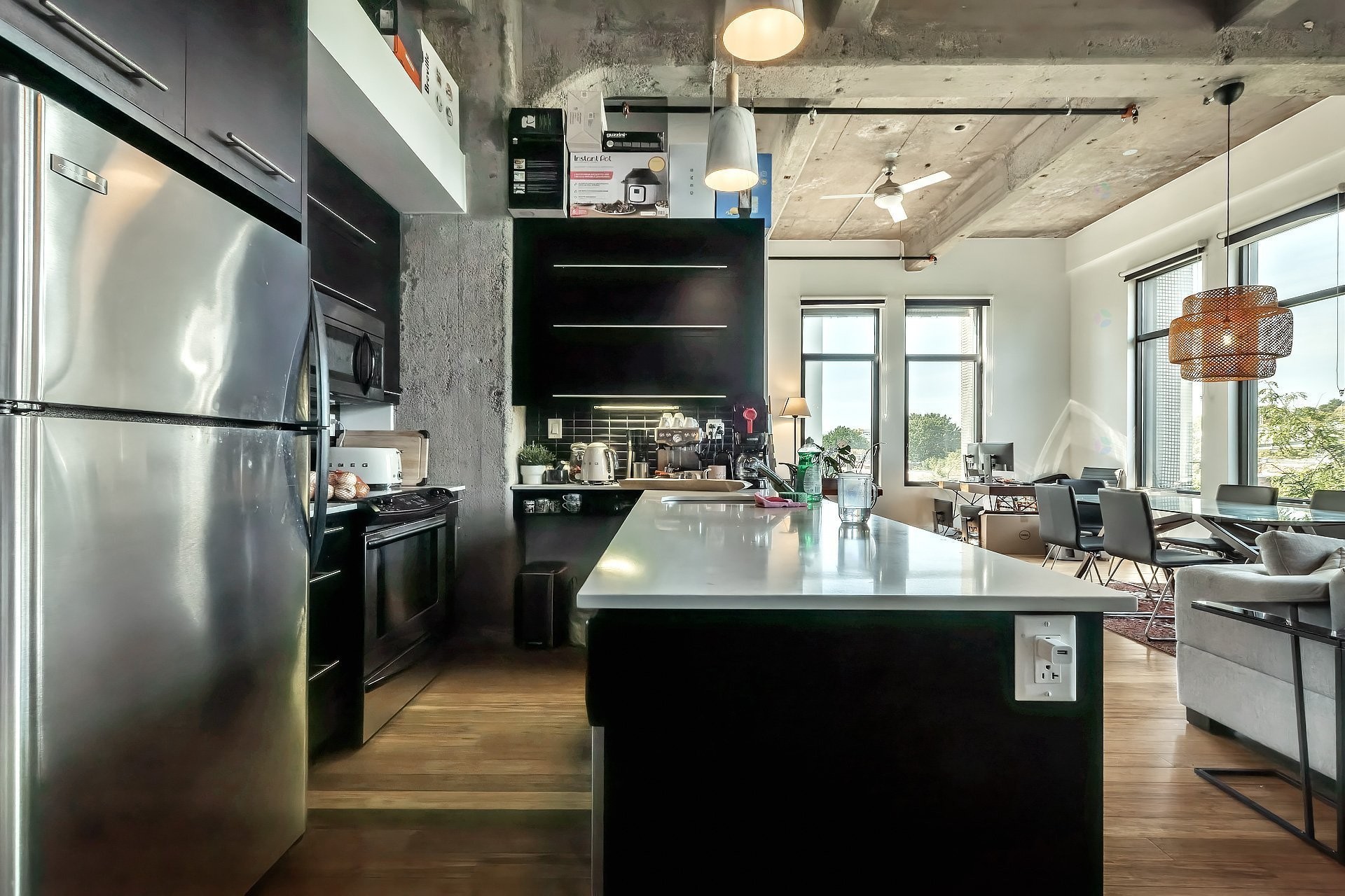 









3700


Rue St-Antoine O.

, 349,
Montréal (Le Sud-Ouest),




QC
H4C0B1

