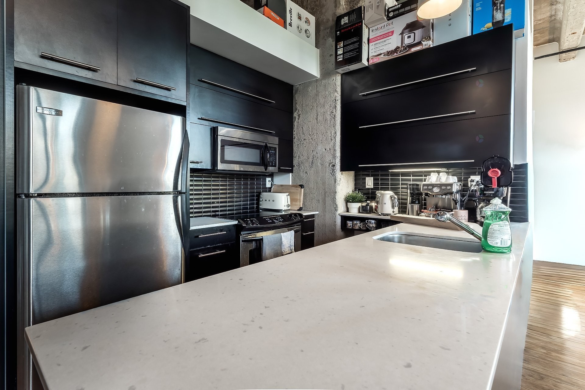 









3700


Rue St-Antoine O.

, 349,
Montréal (Le Sud-Ouest),




QC
H4C0B1

