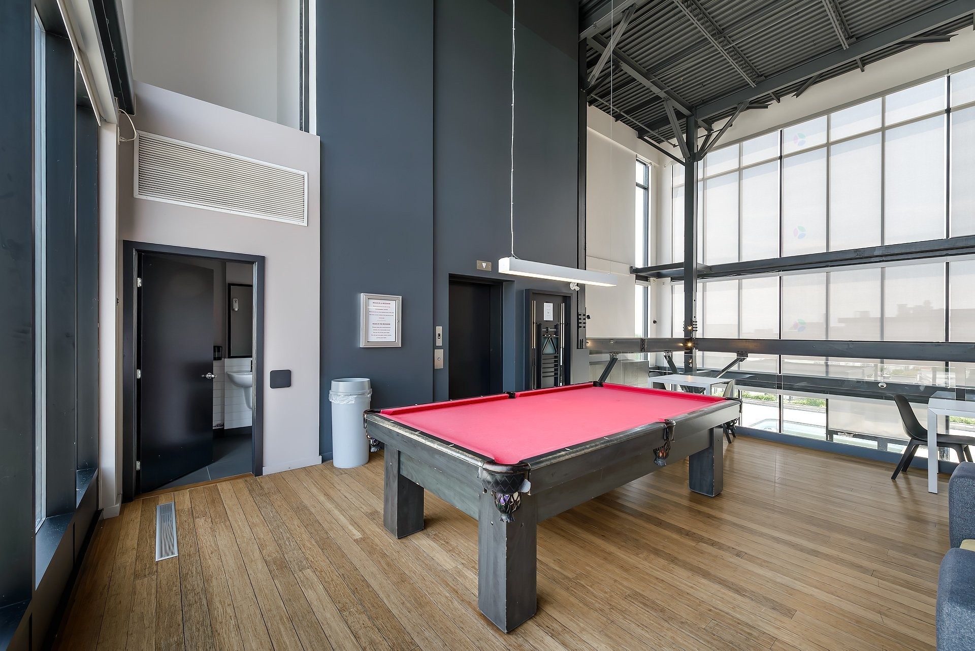 









3700


Rue St-Antoine O.

, 349,
Montréal (Le Sud-Ouest),




QC
H4C0B1

