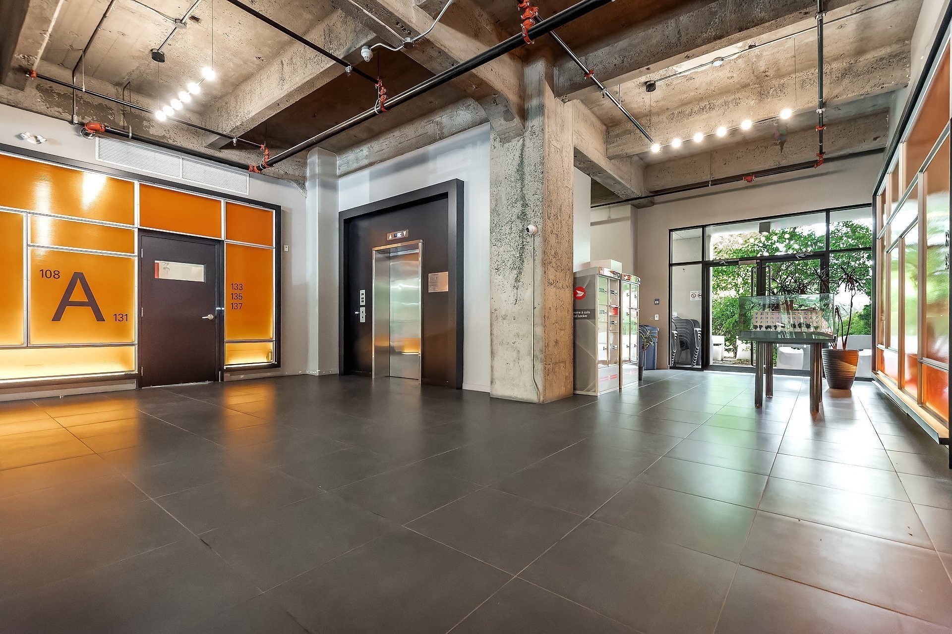 









3700


Rue St-Antoine O.

, 349,
Montréal (Le Sud-Ouest),




QC
H4C0B1

