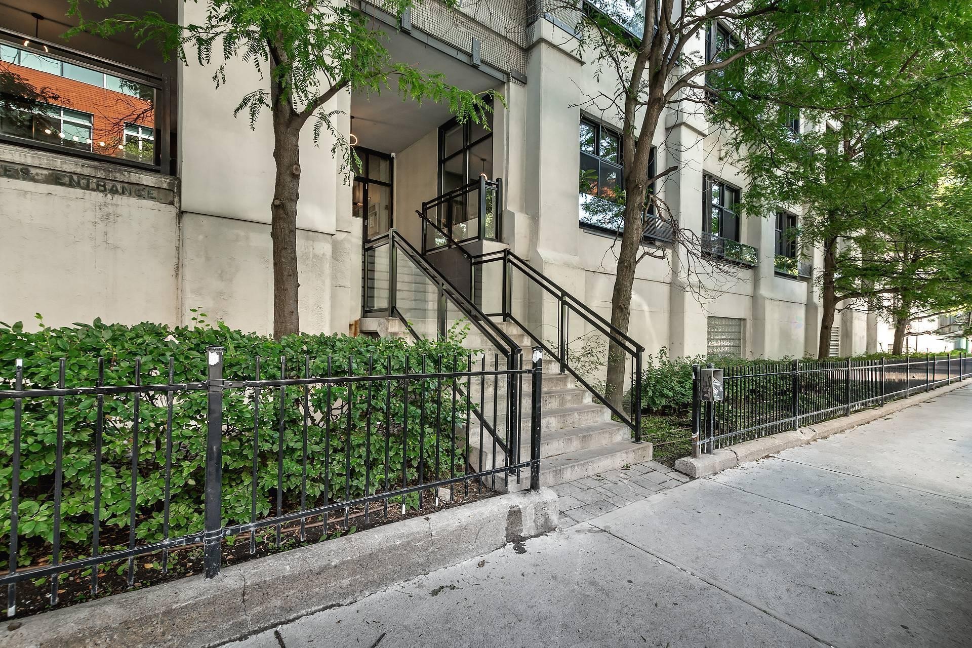 









3700


Rue St-Antoine O.

, 349,
Montréal (Le Sud-Ouest),




QC
H4C0B1

