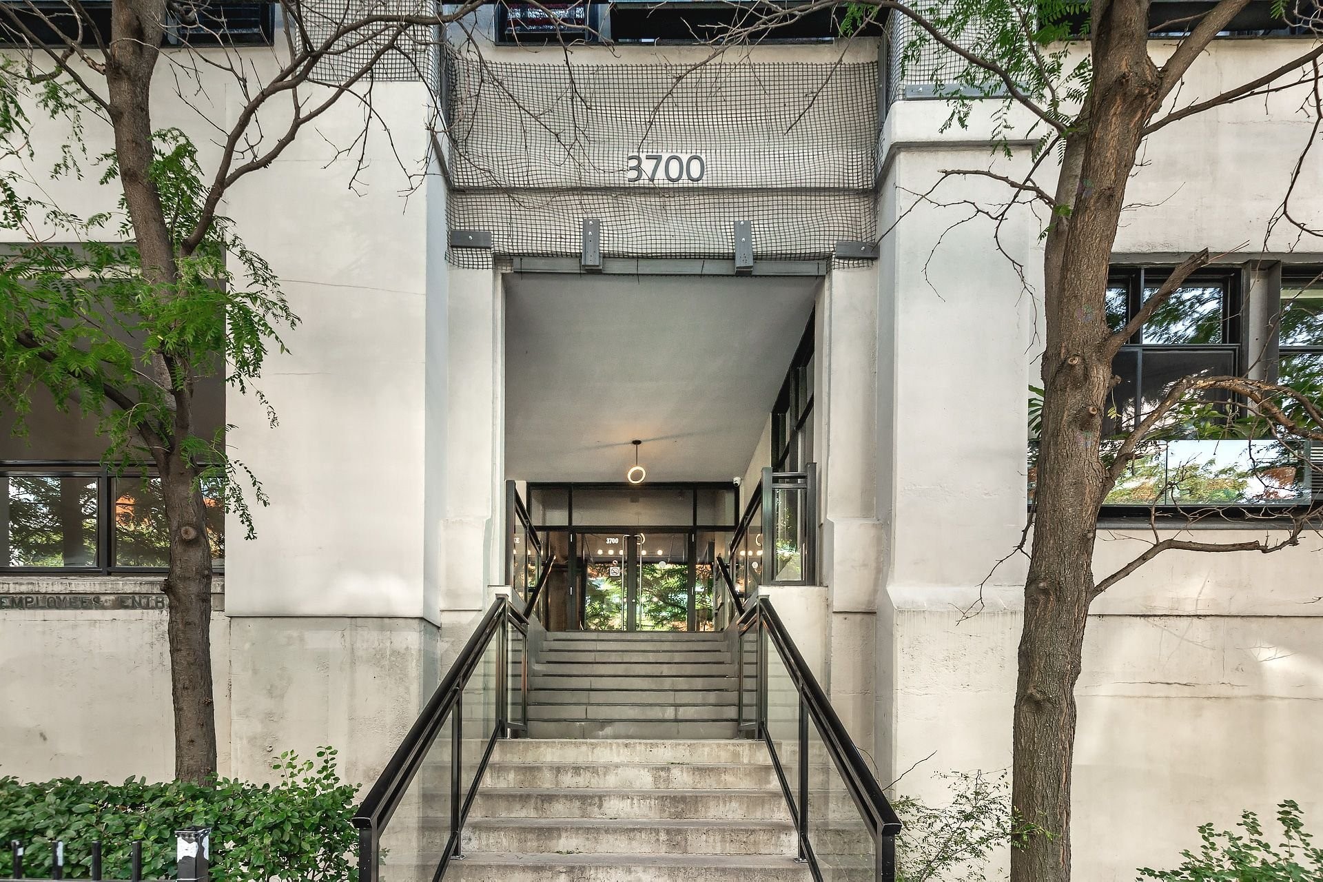 









3700


Rue St-Antoine O.

, 349,
Montréal (Le Sud-Ouest),




QC
H4C0B1

