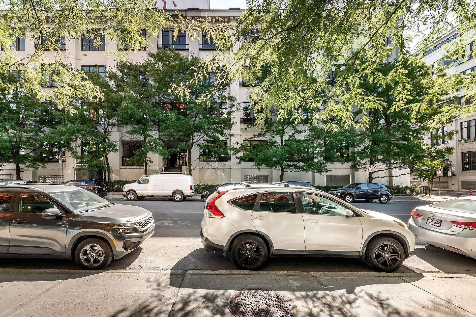 









3700


Rue St-Antoine O.

, 349,
Montréal (Le Sud-Ouest),




QC
H4C0B1

