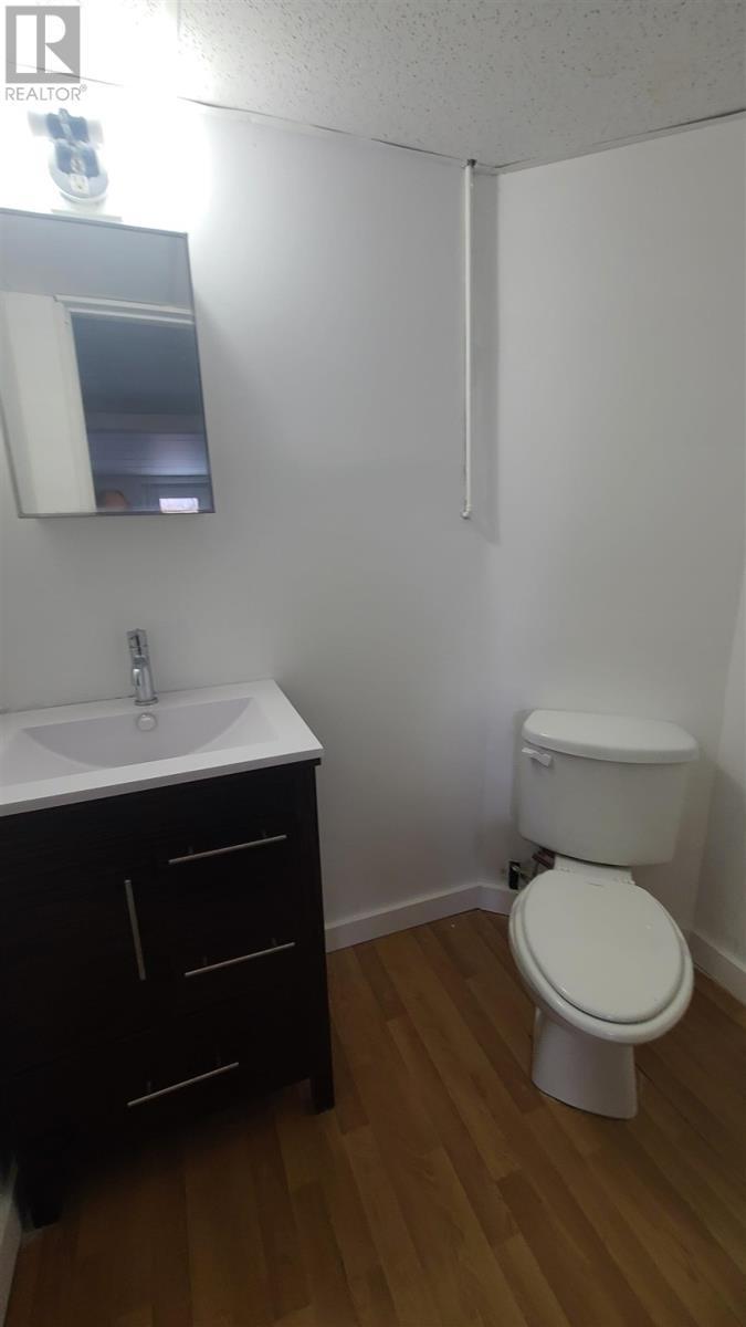 












21 Laprairie CRES

,
Elliot Lake,




Ontario
P5A3B7

