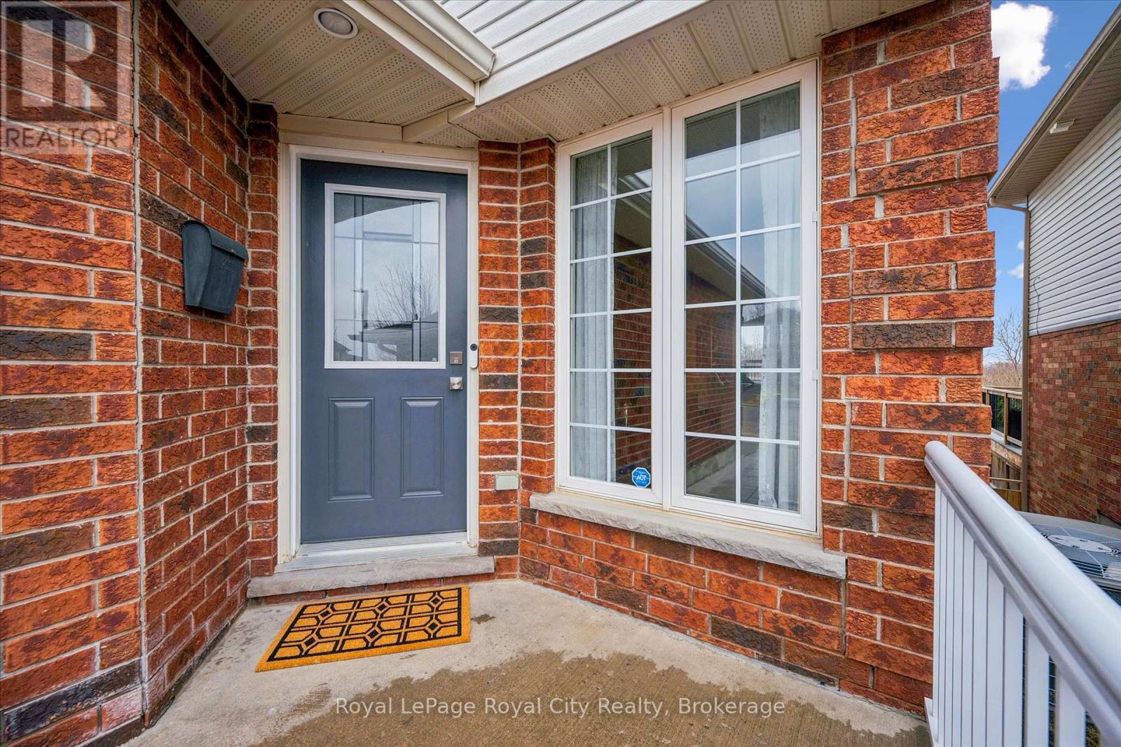 












11 VALLEYHAVEN LANE

,
Guelph (Grange Road),




Ontario
N1E0A3

