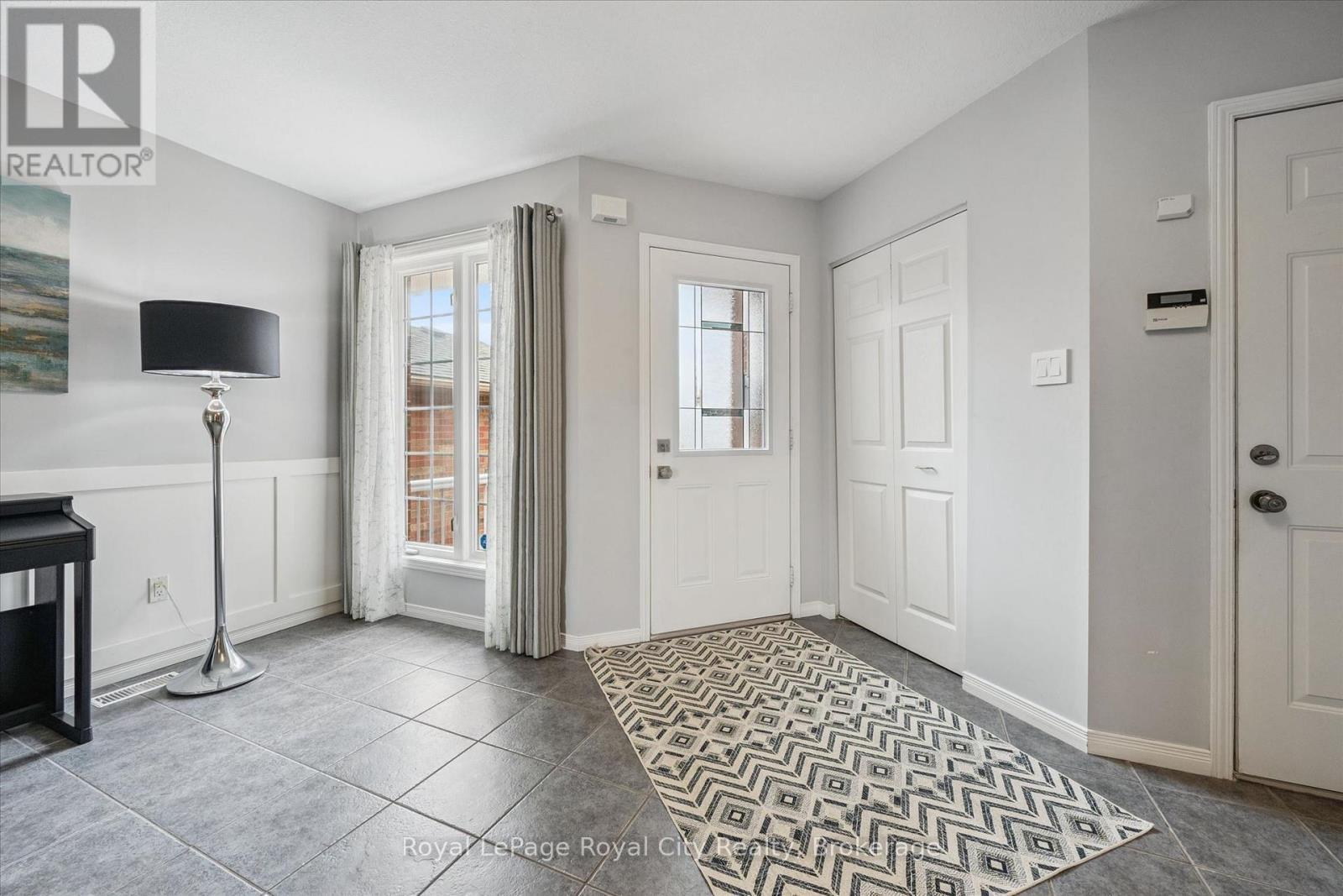 












11 VALLEYHAVEN LANE

,
Guelph (Grange Road),




Ontario
N1E0A3

