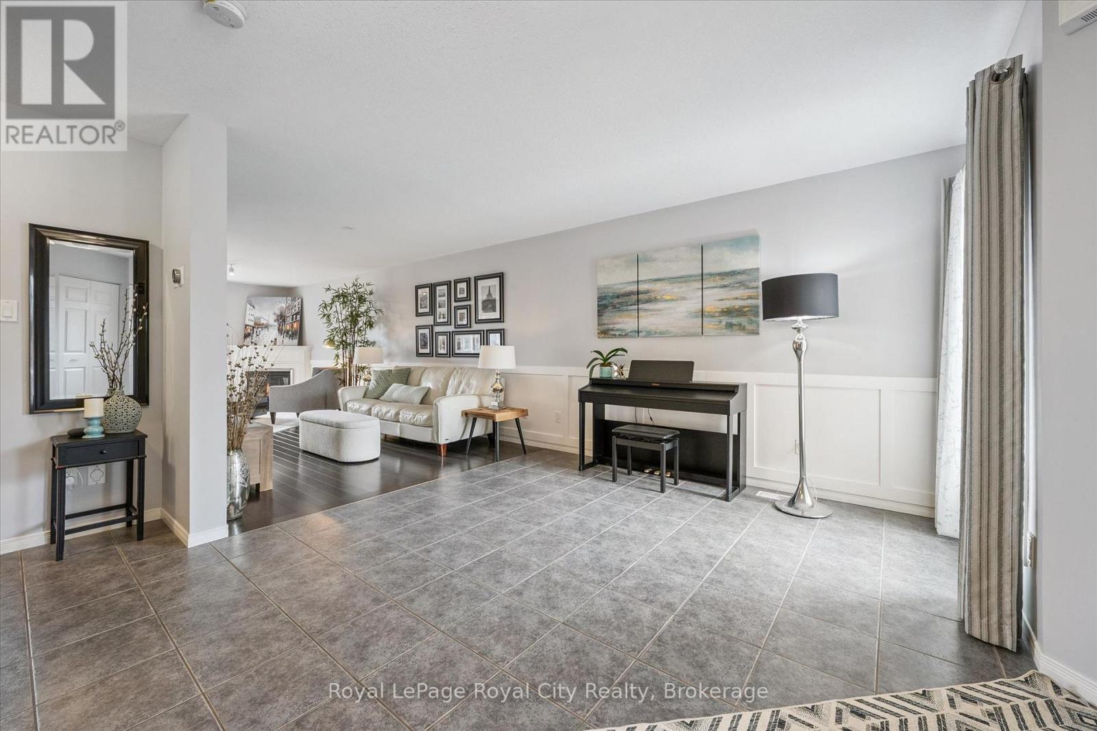 












11 VALLEYHAVEN LANE

,
Guelph (Grange Road),




Ontario
N1E0A3

