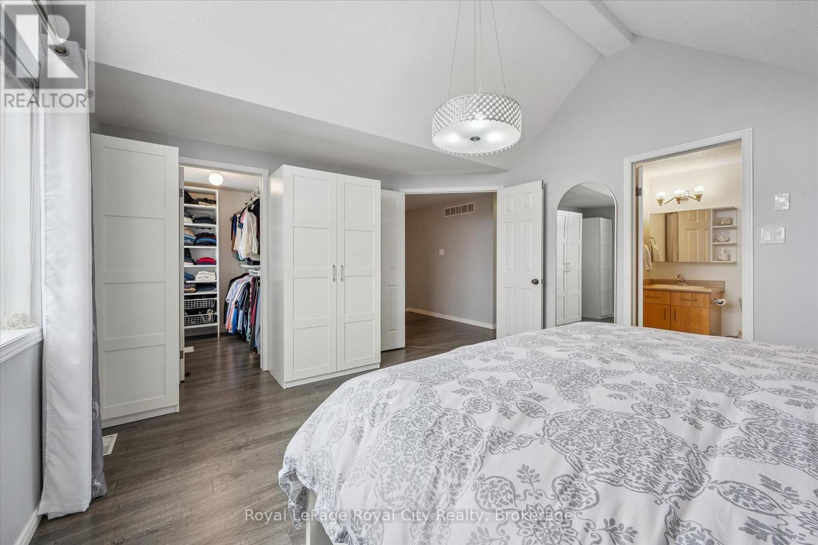 












11 VALLEYHAVEN LANE

,
Guelph (Grange Road),




Ontario
N1E0A3

