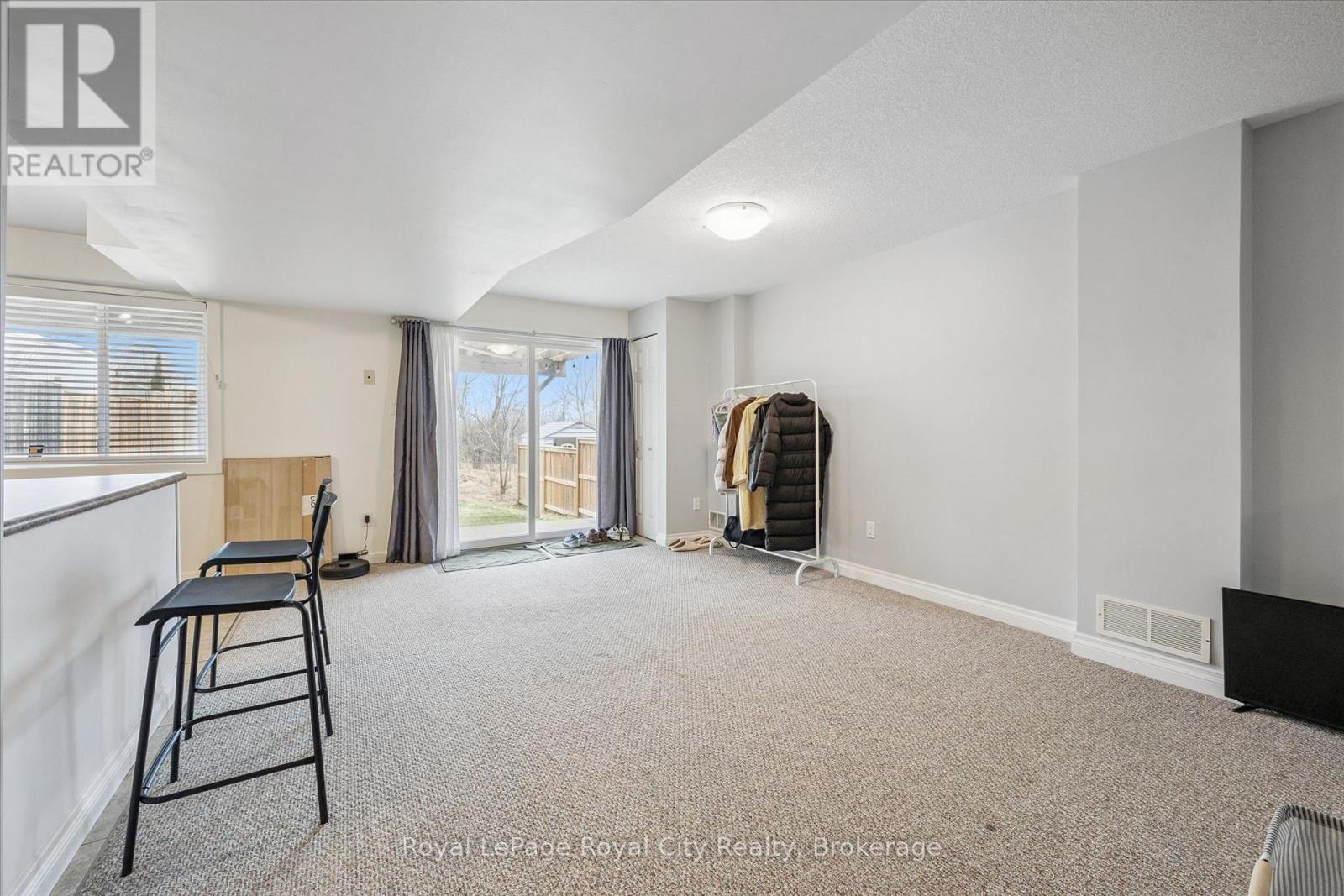 












11 VALLEYHAVEN LANE

,
Guelph (Grange Road),




Ontario
N1E0A3

