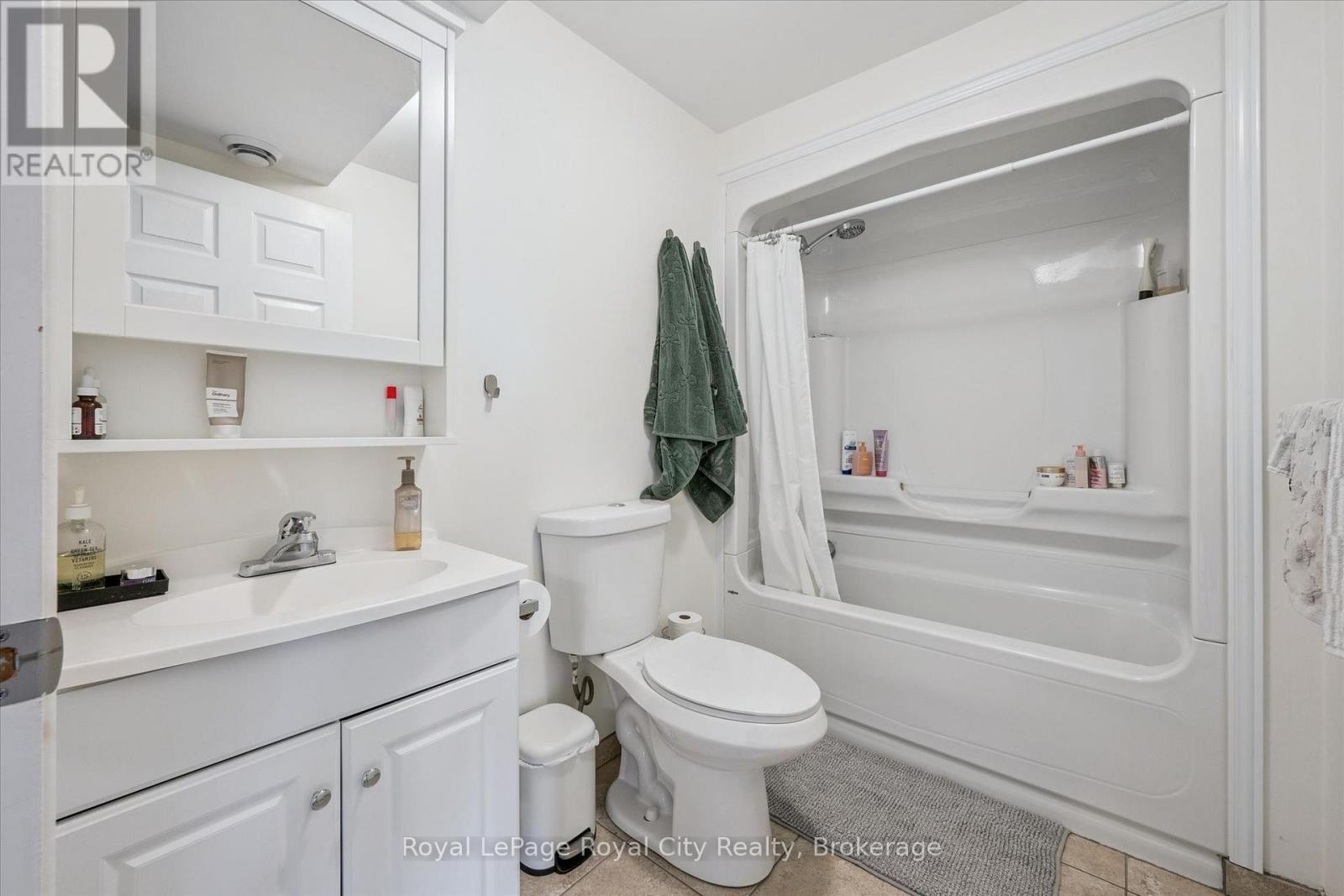 












11 VALLEYHAVEN LANE

,
Guelph (Grange Road),




Ontario
N1E0A3

