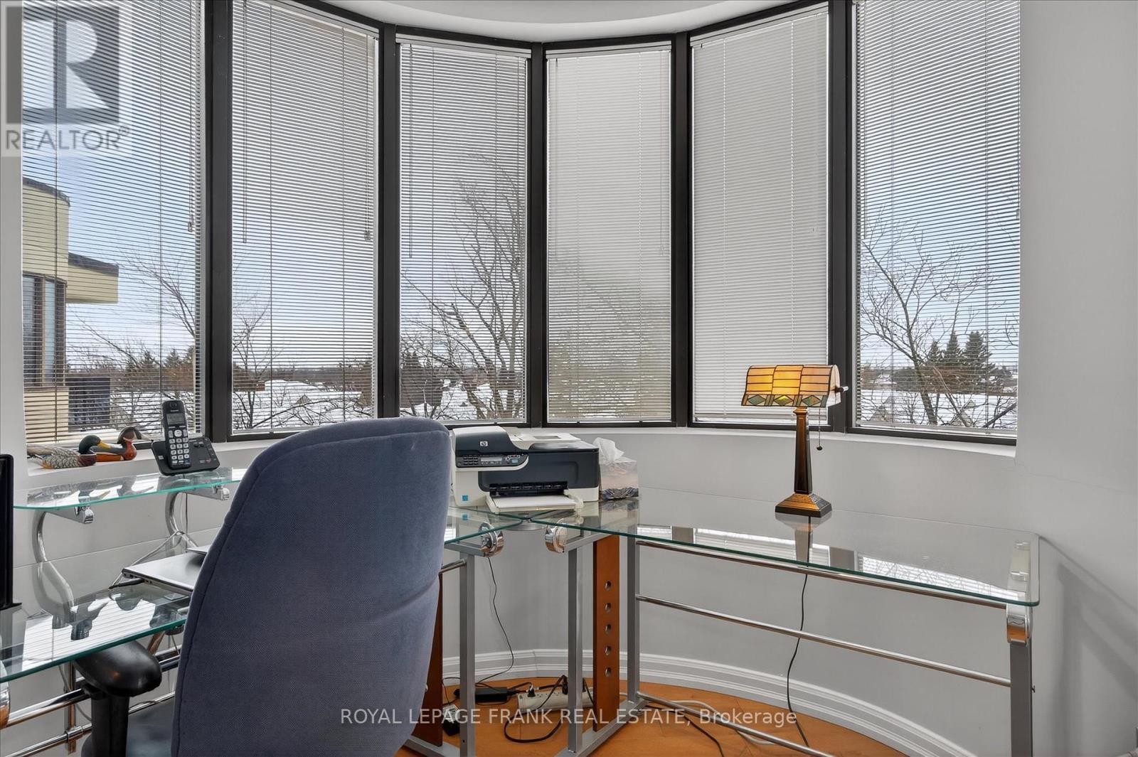 












502 - 1818 CHERRYHILL ROAD

,
Peterborough (Monaghan Ward 2),




Ontario
K9K1S6

