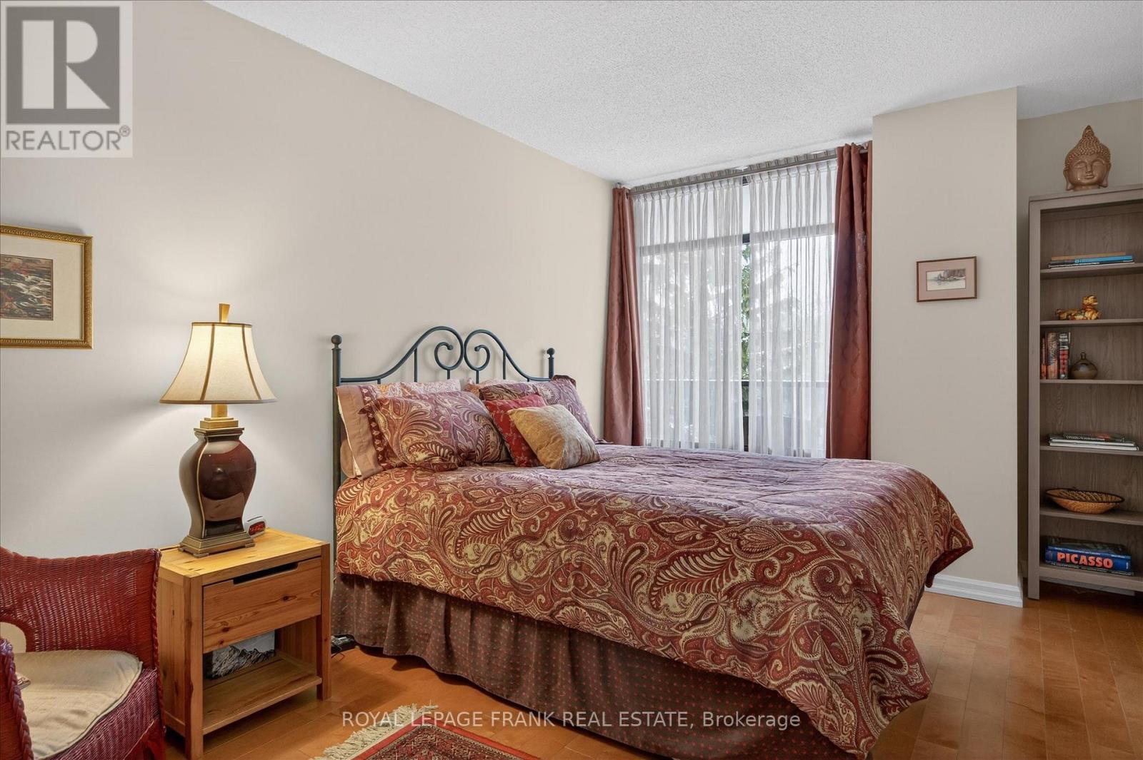 












502 - 1818 CHERRYHILL ROAD

,
Peterborough (Monaghan Ward 2),




Ontario
K9K1S6

