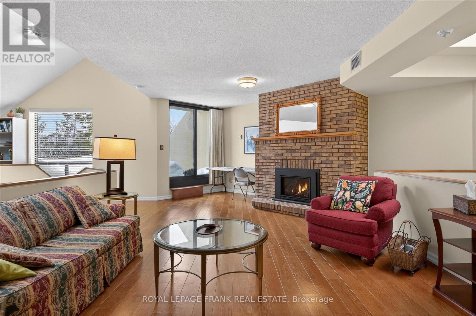 












502 - 1818 CHERRYHILL ROAD

,
Peterborough (Monaghan Ward 2),




Ontario
K9K1S6

