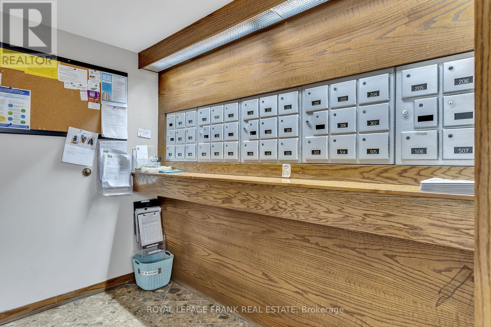 












502 - 1818 CHERRYHILL ROAD

,
Peterborough (Monaghan Ward 2),




Ontario
K9K1S6

