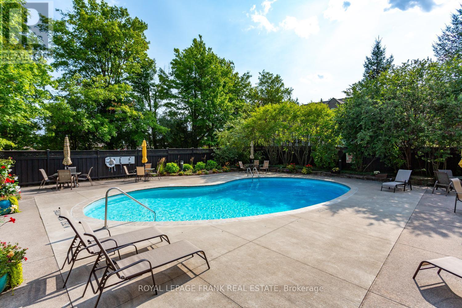 












502 - 1818 CHERRYHILL ROAD

,
Peterborough (Monaghan Ward 2),




Ontario
K9K1S6

